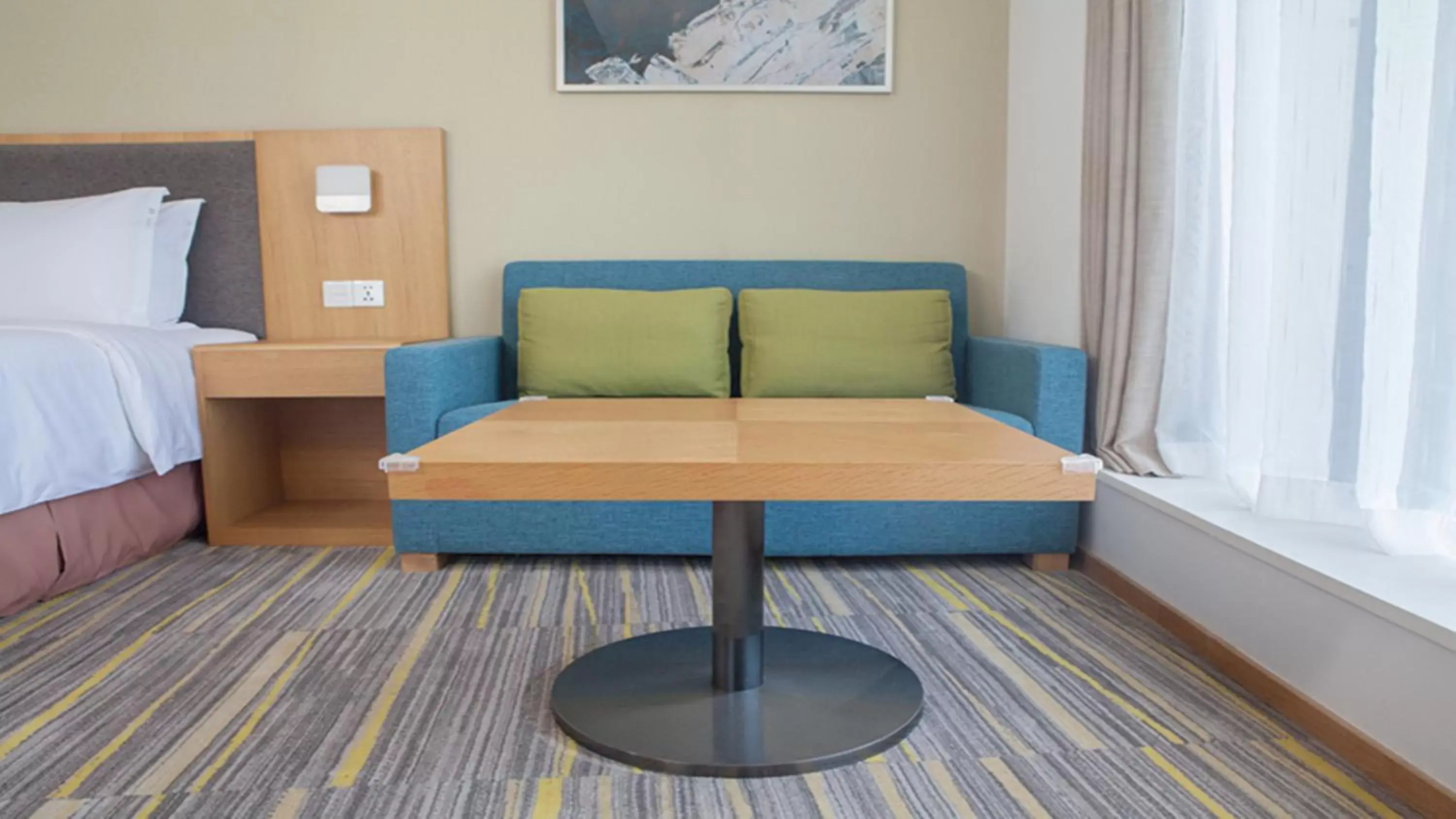 Photo of the whole room, Seating Area in Holiday Inn Express Chengdu Airport Zone(Chengdu Shuangliu International Airport Branch), an IHG Hotel