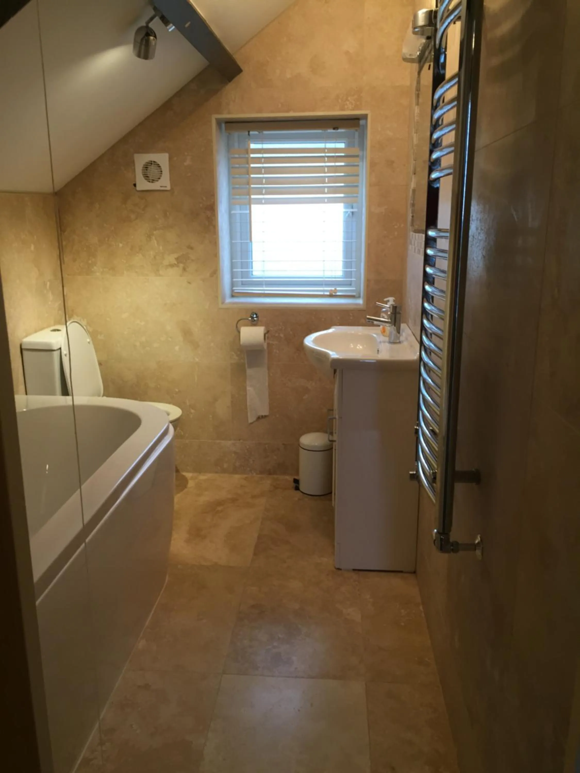 Bathroom in White House Cottages