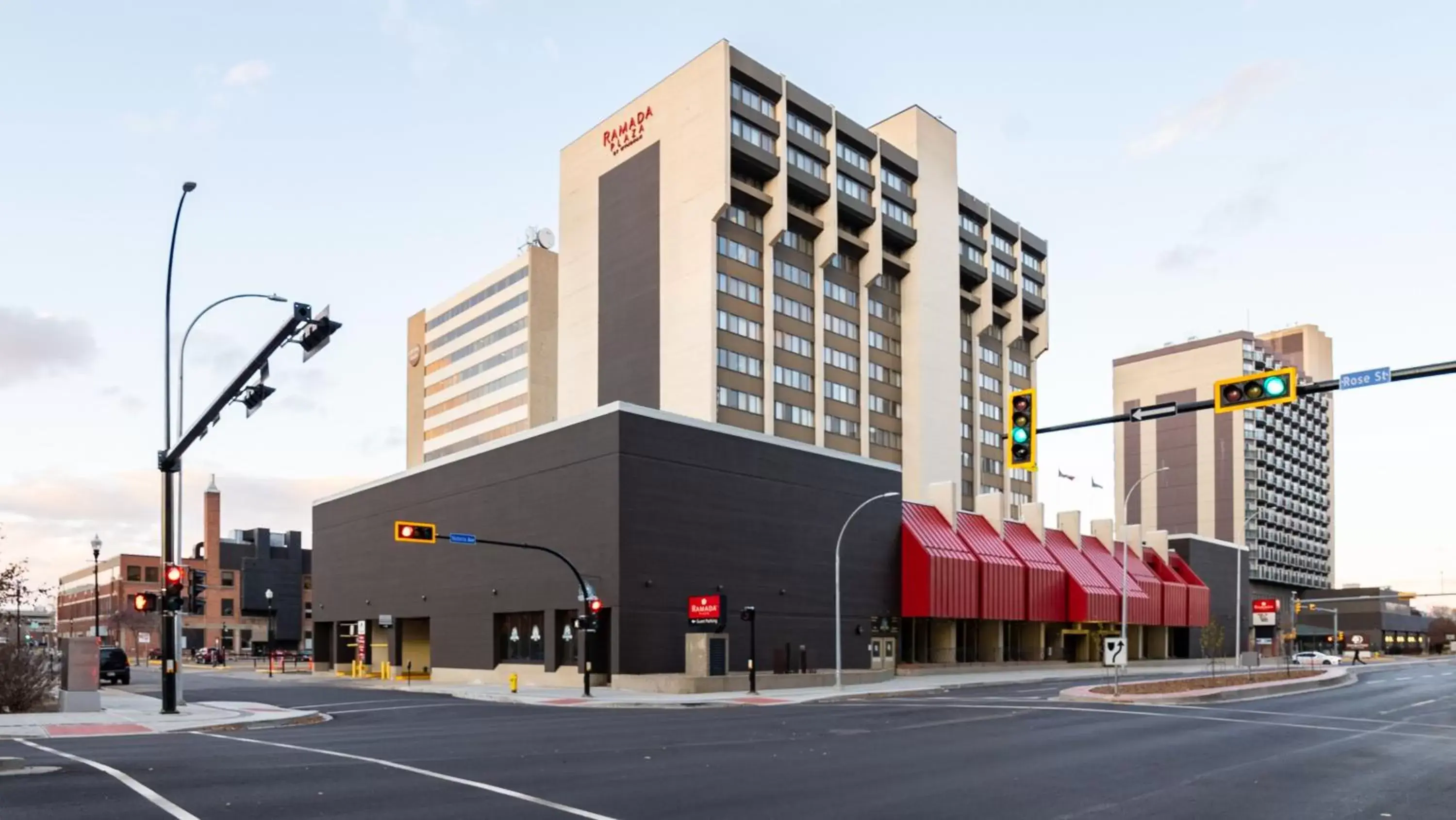 Property Building in Ramada Plaza by Wyndham Regina Downtown