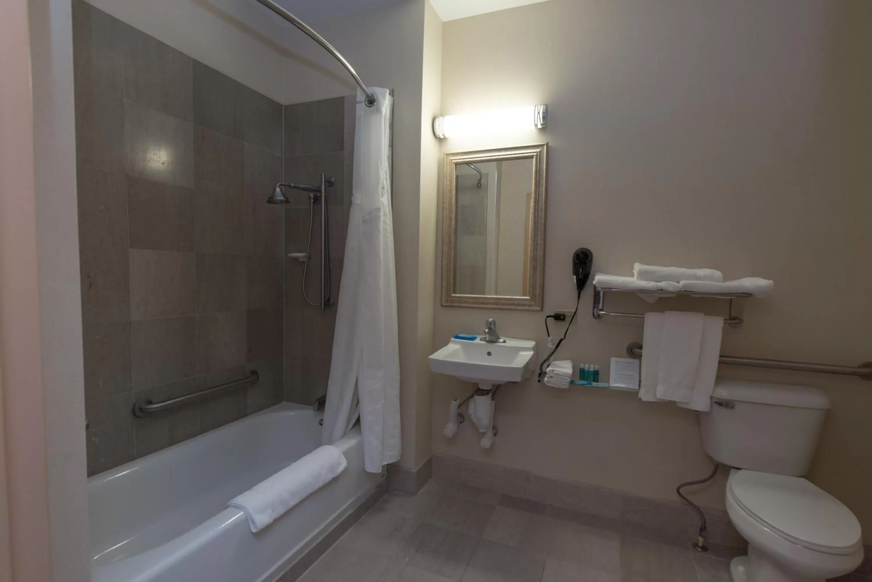 Photo of the whole room, Bathroom in Holiday Inn Express Hotel & Suites Erie - North East, an IHG Hotel