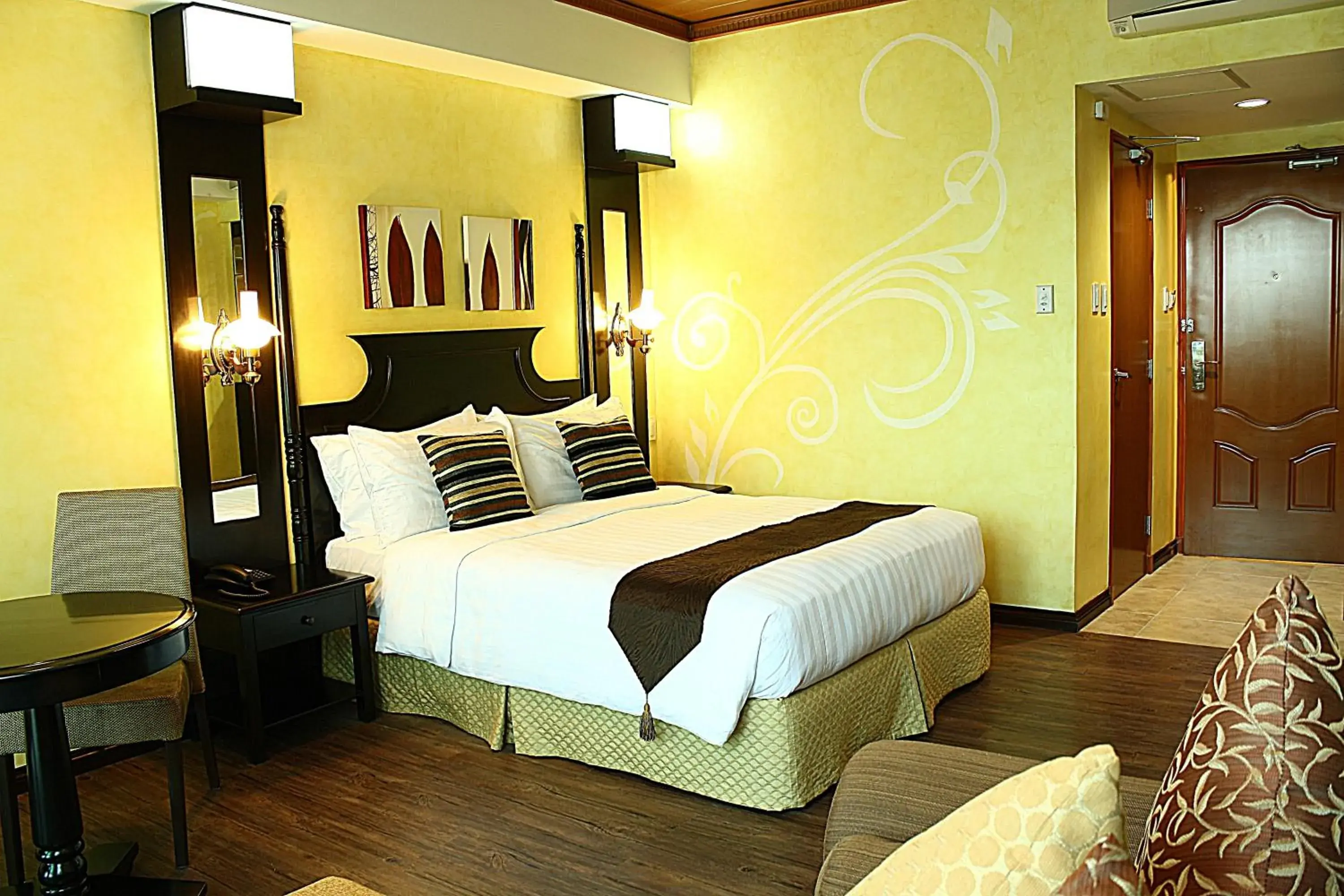 Bedroom, Bed in Lee Boutique Hotel Tagaytay