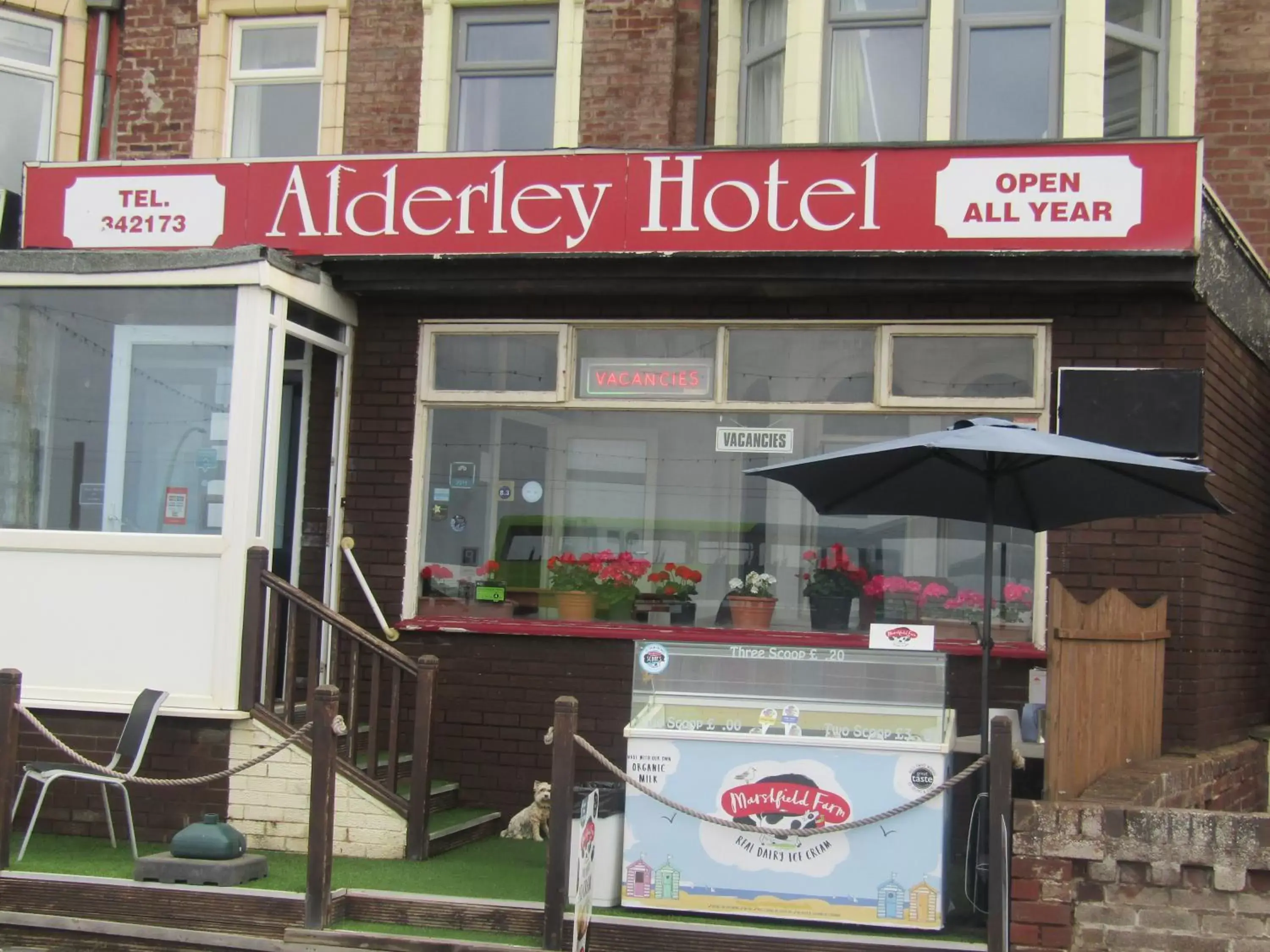 Facade/entrance in Alderley Hotel Blackpool