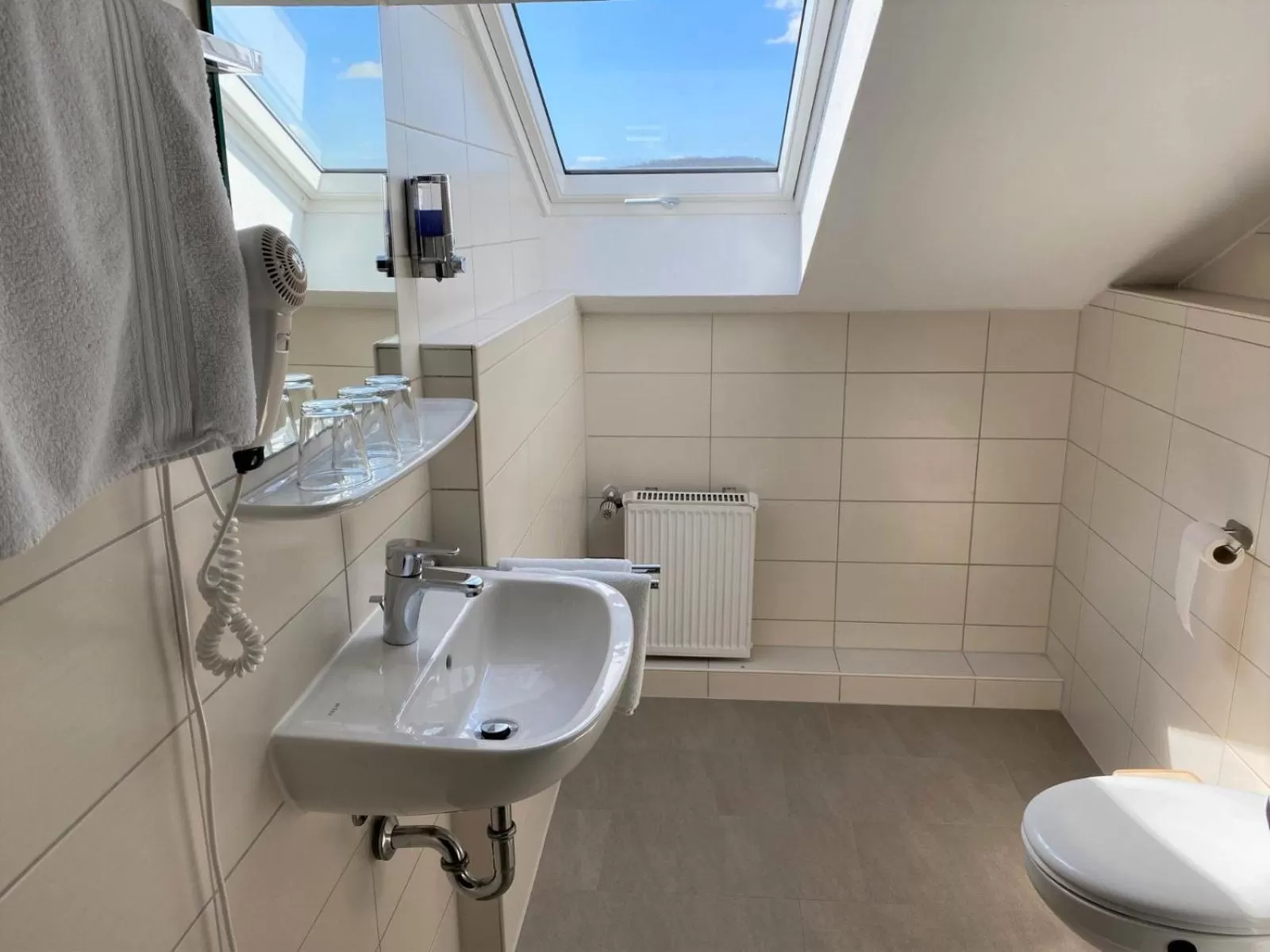 Bathroom in Zum Lahnfelsen