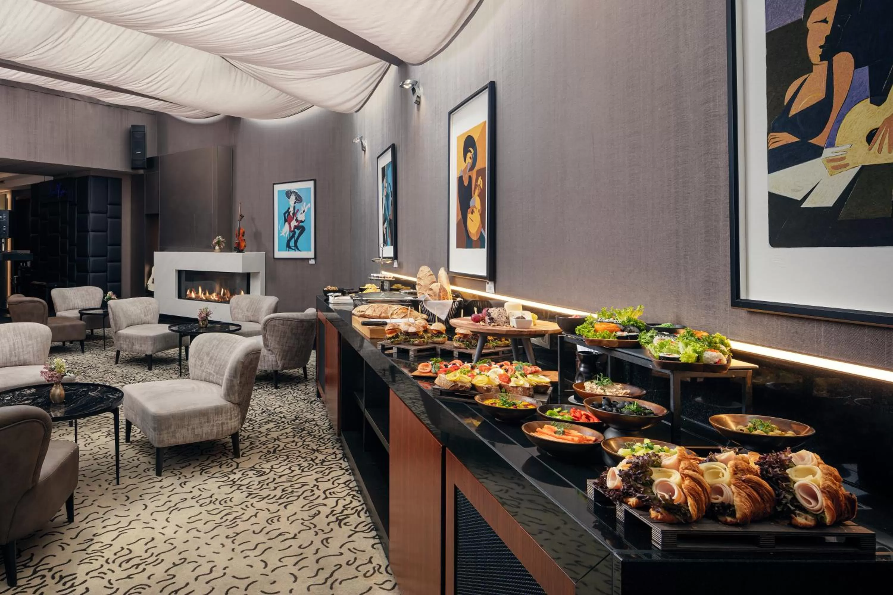 Lounge or bar in Hotel KINGS COURT