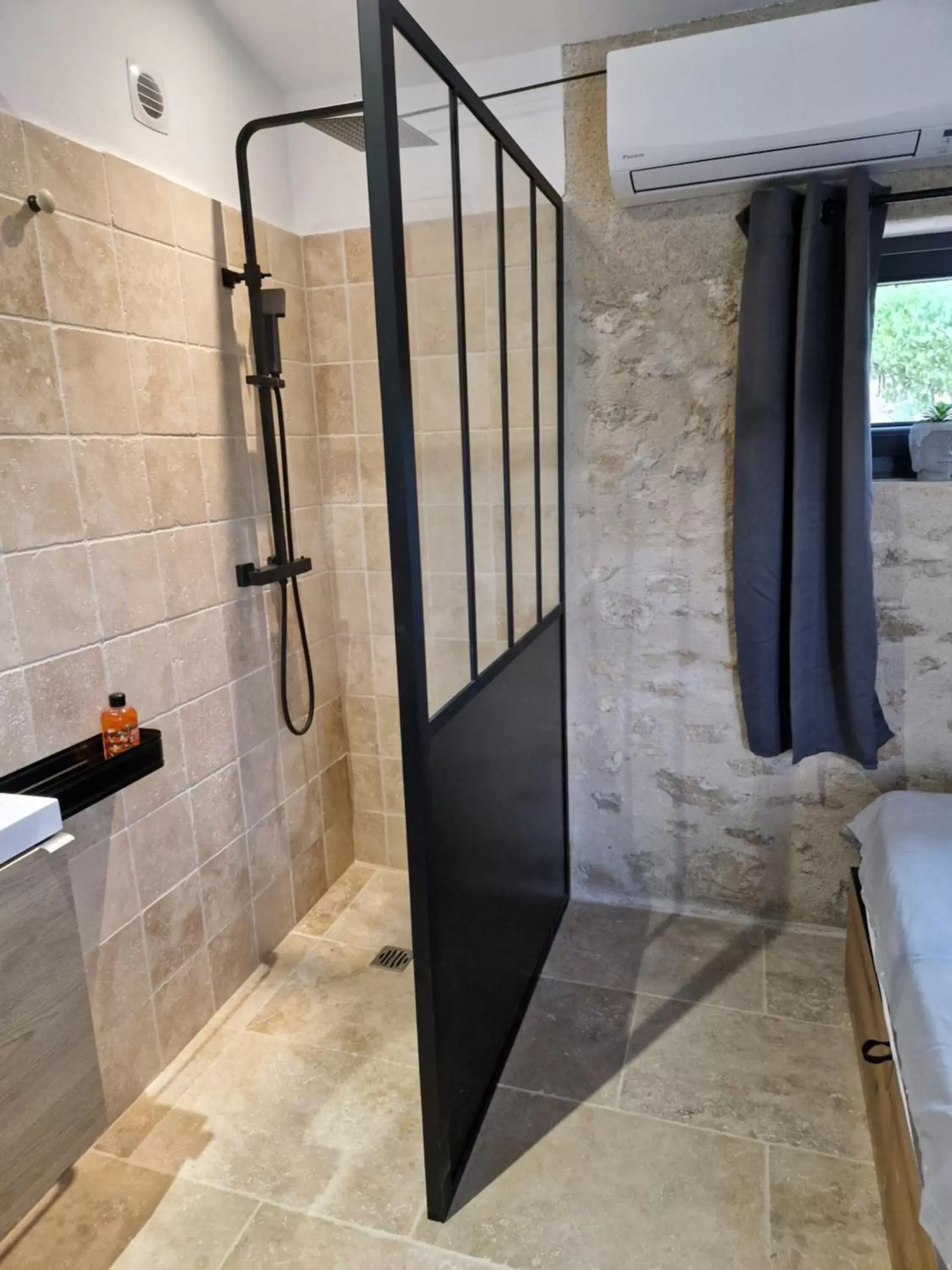 Small Double Room in Bastide Bellugue Maison d'hôtes réseau Bienvenue à La Ferme à 3 minutes de Lourmarin Small Double Room in Bastide Bellugue Maison d'hôtes réseau Bienvenue à La Ferme à 3 minutes de Lourmarin