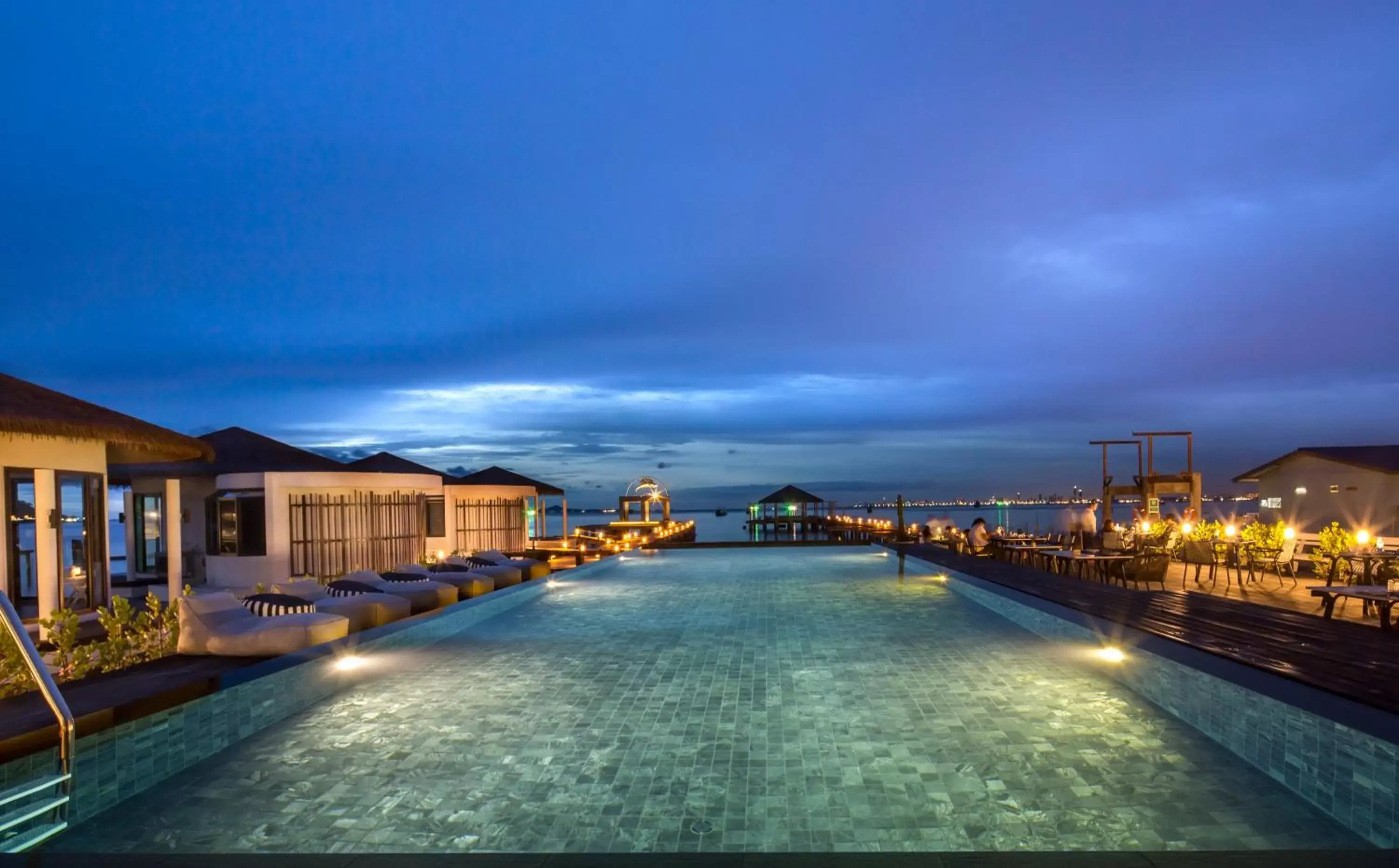 Swimming Pool in Kept Bangsaray Hotel Pattaya