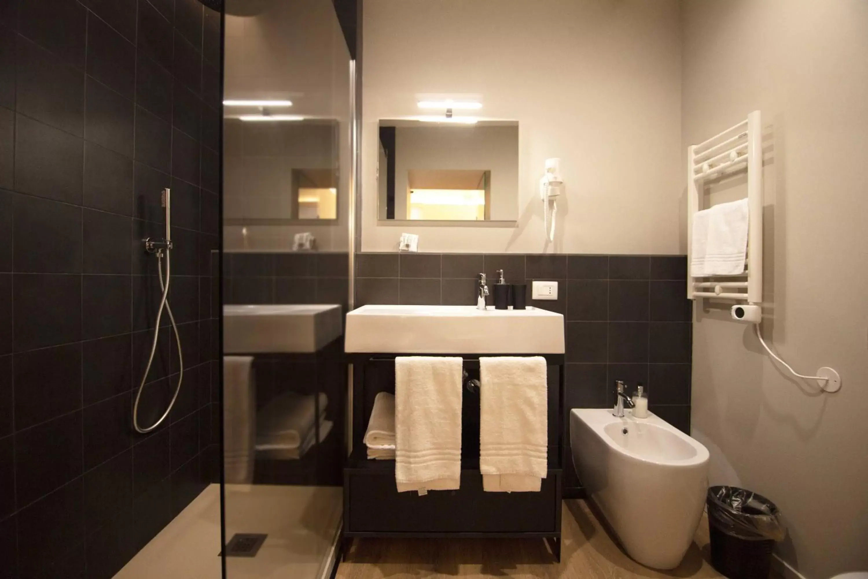 Bathroom in Palazzo Bellocchi - Suites & Apartments