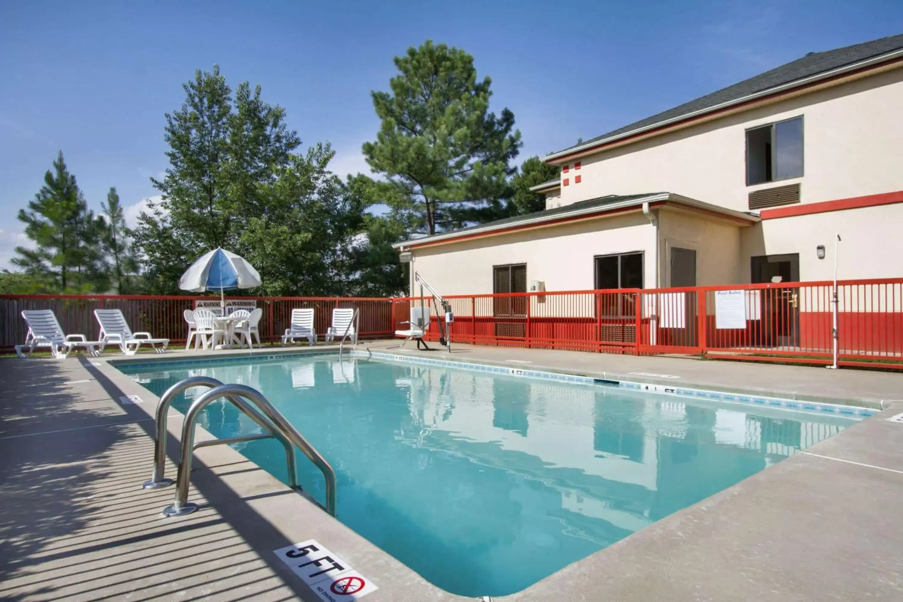 On site, Swimming Pool in Days Inn by Wyndham Mauldin/Greenville