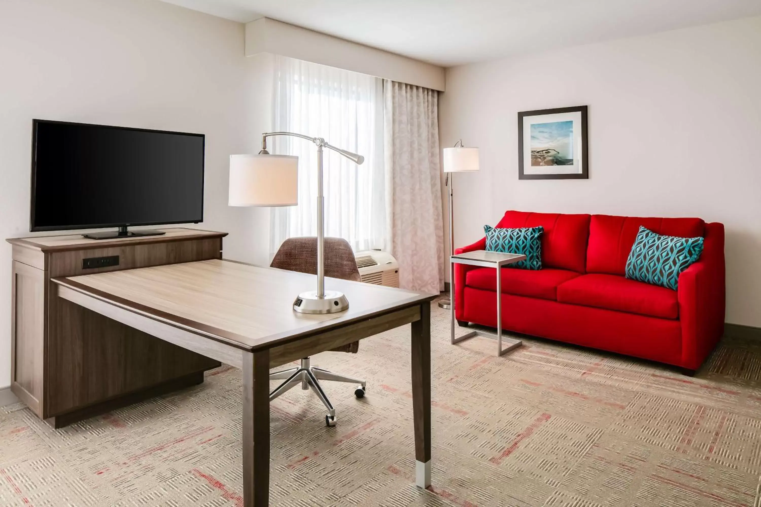 Bedroom, Seating Area in Hampton Inn & Suites Kenosha