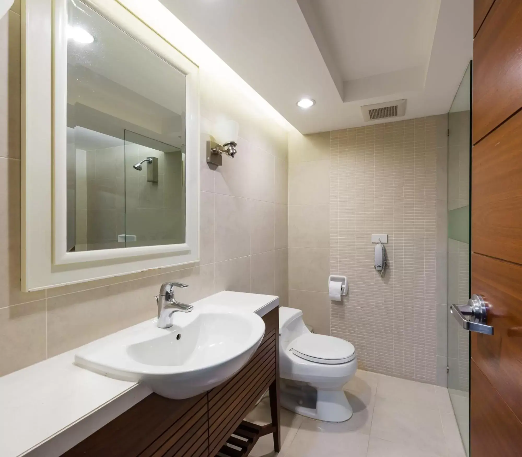 Bathroom in Jasmine City Hotel