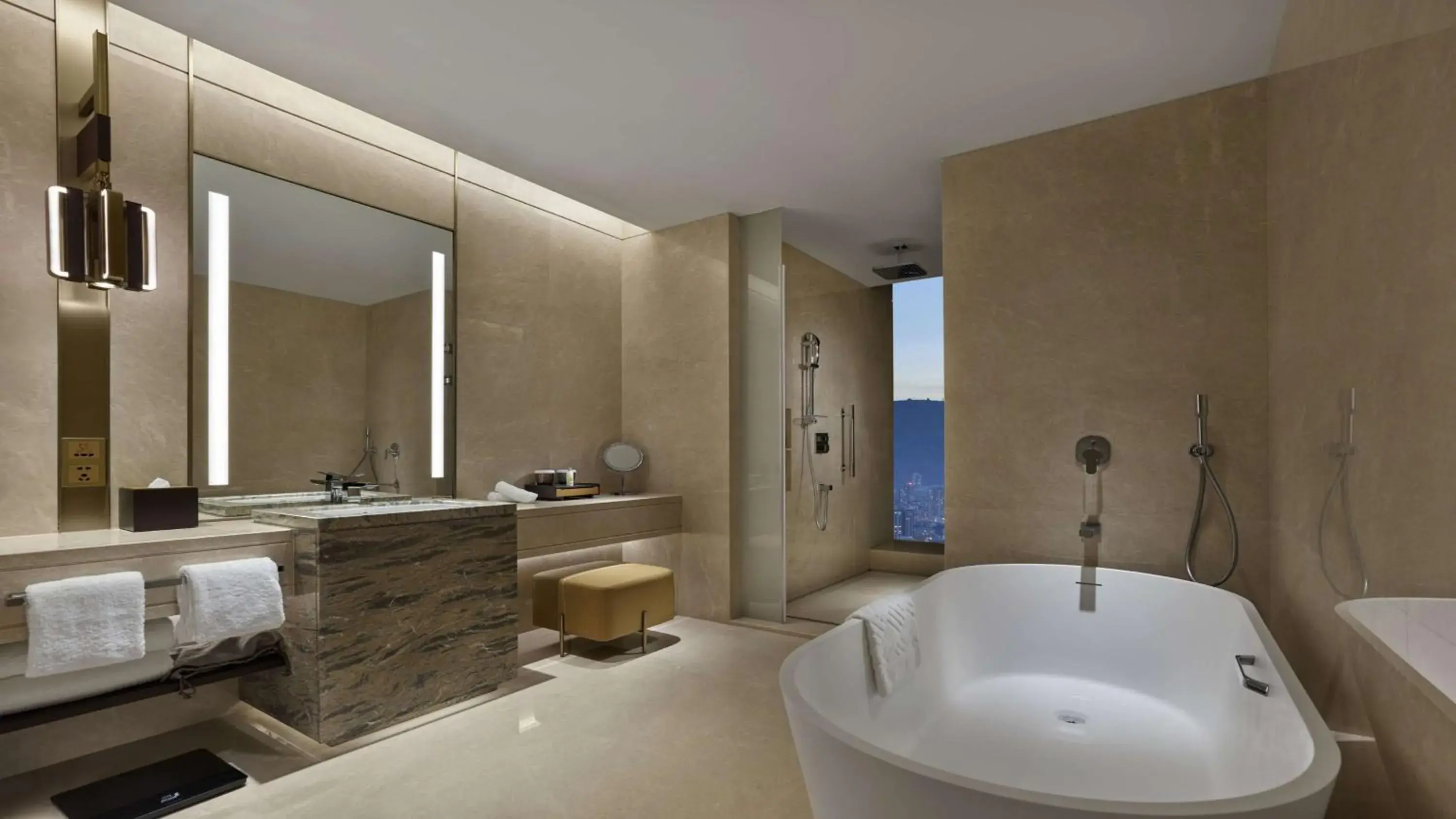 Bathroom in Hilton Lanzhou City Center