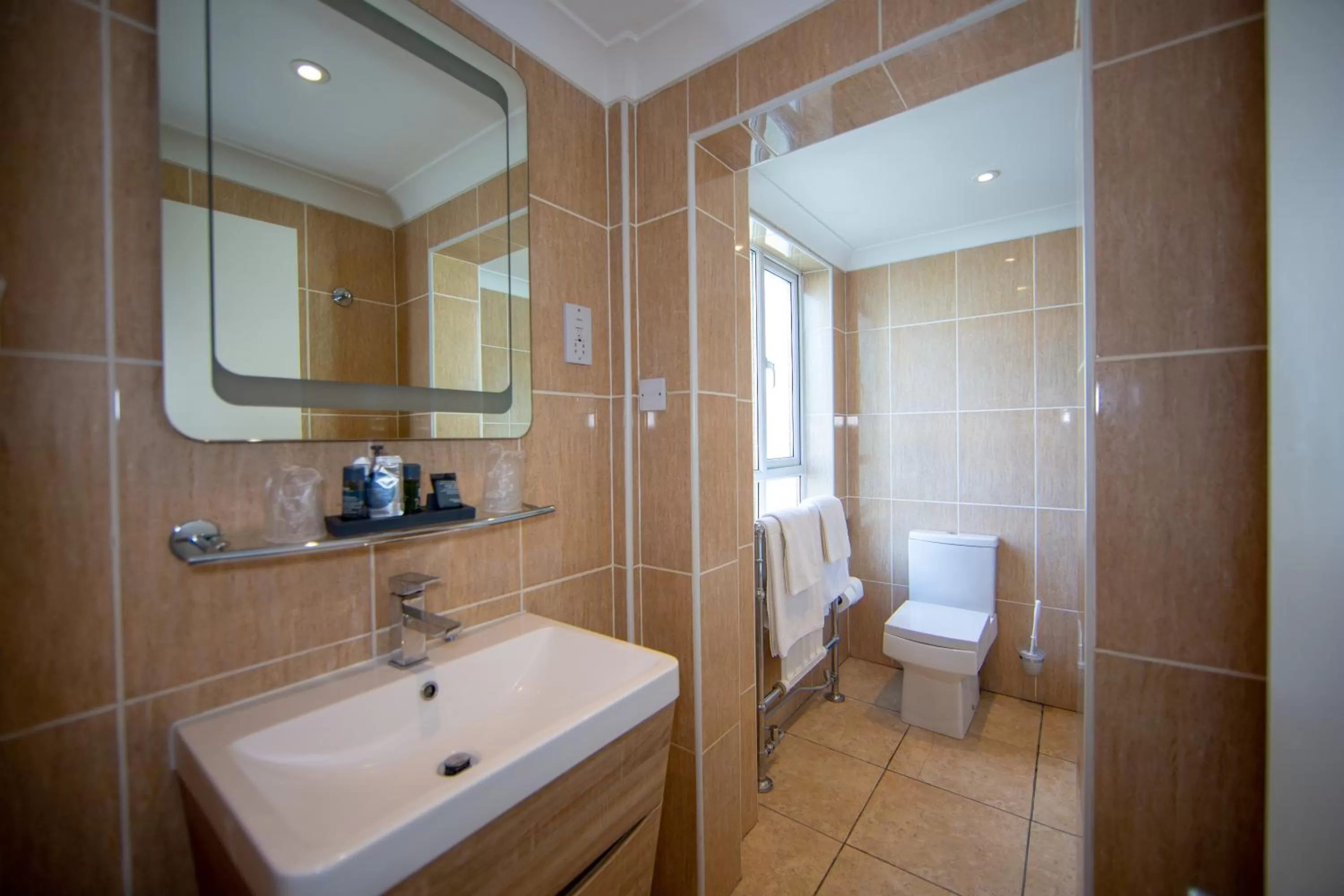 Bathroom in Cumberland Hotel - OCEANA COLLECTION