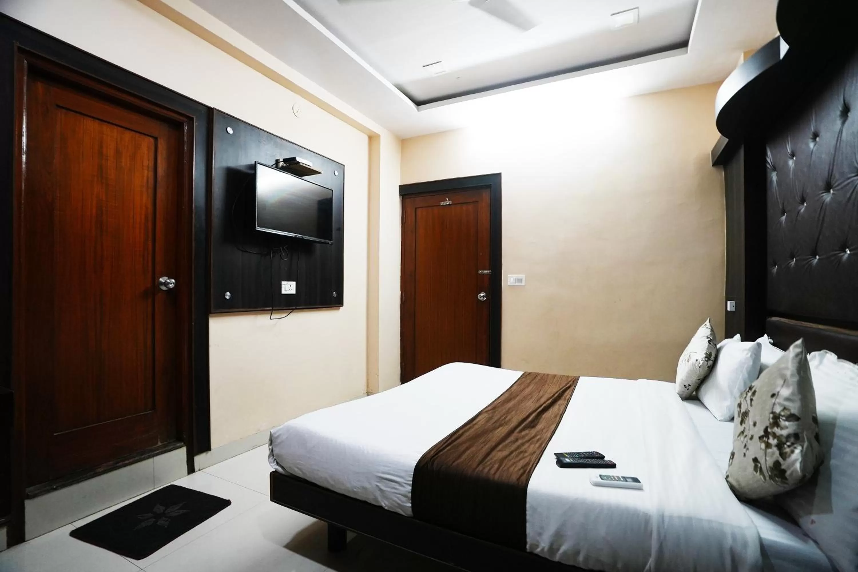 Bedroom, Bed in Hotel Madurai