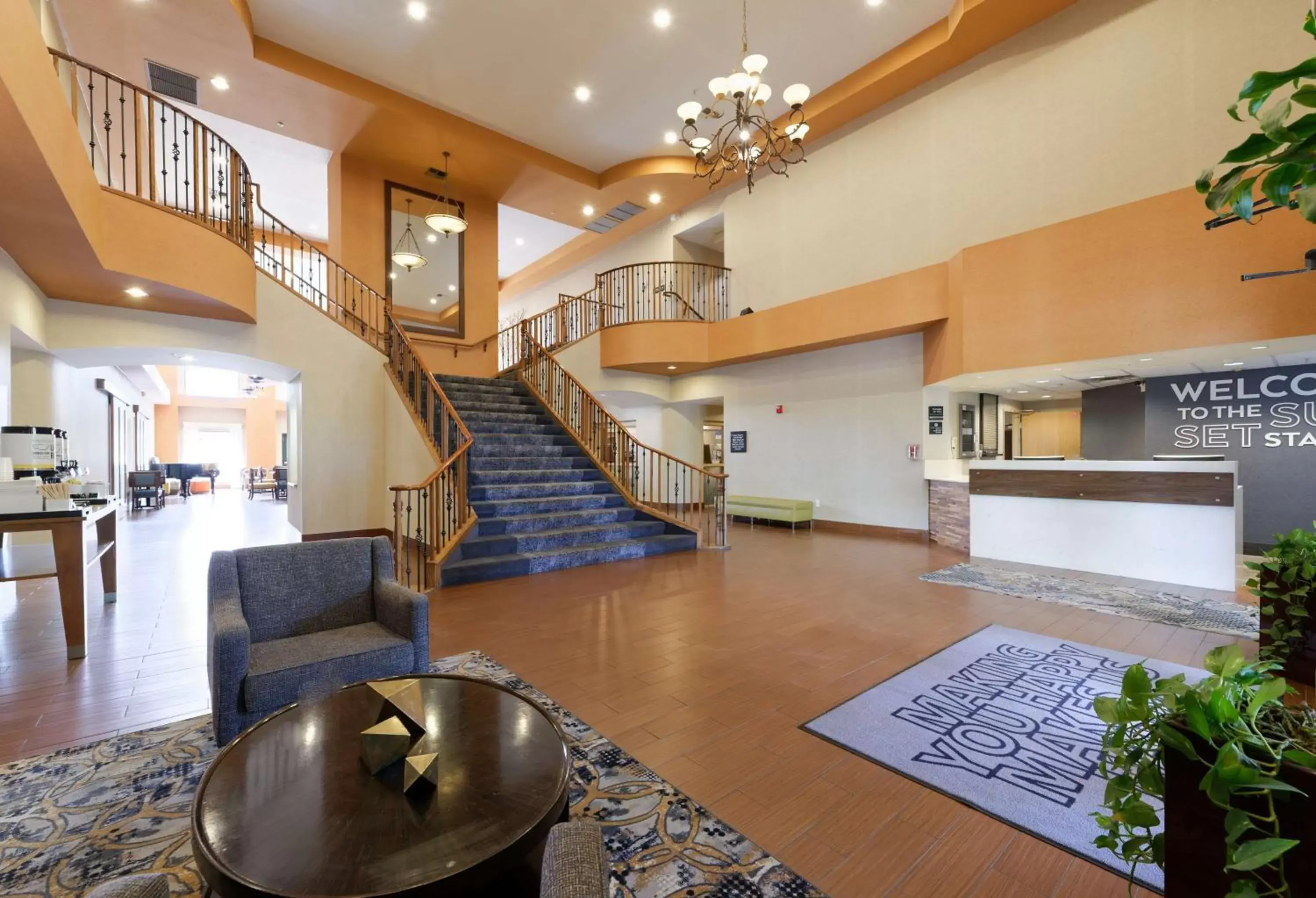 Lobby or reception, Kitchen/Kitchenette in Hampton Inn & Suites Phoenix-Goodyear
