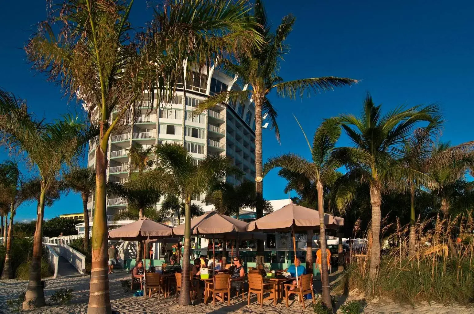 Restaurant/places to eat in Bellwether Beach Resort