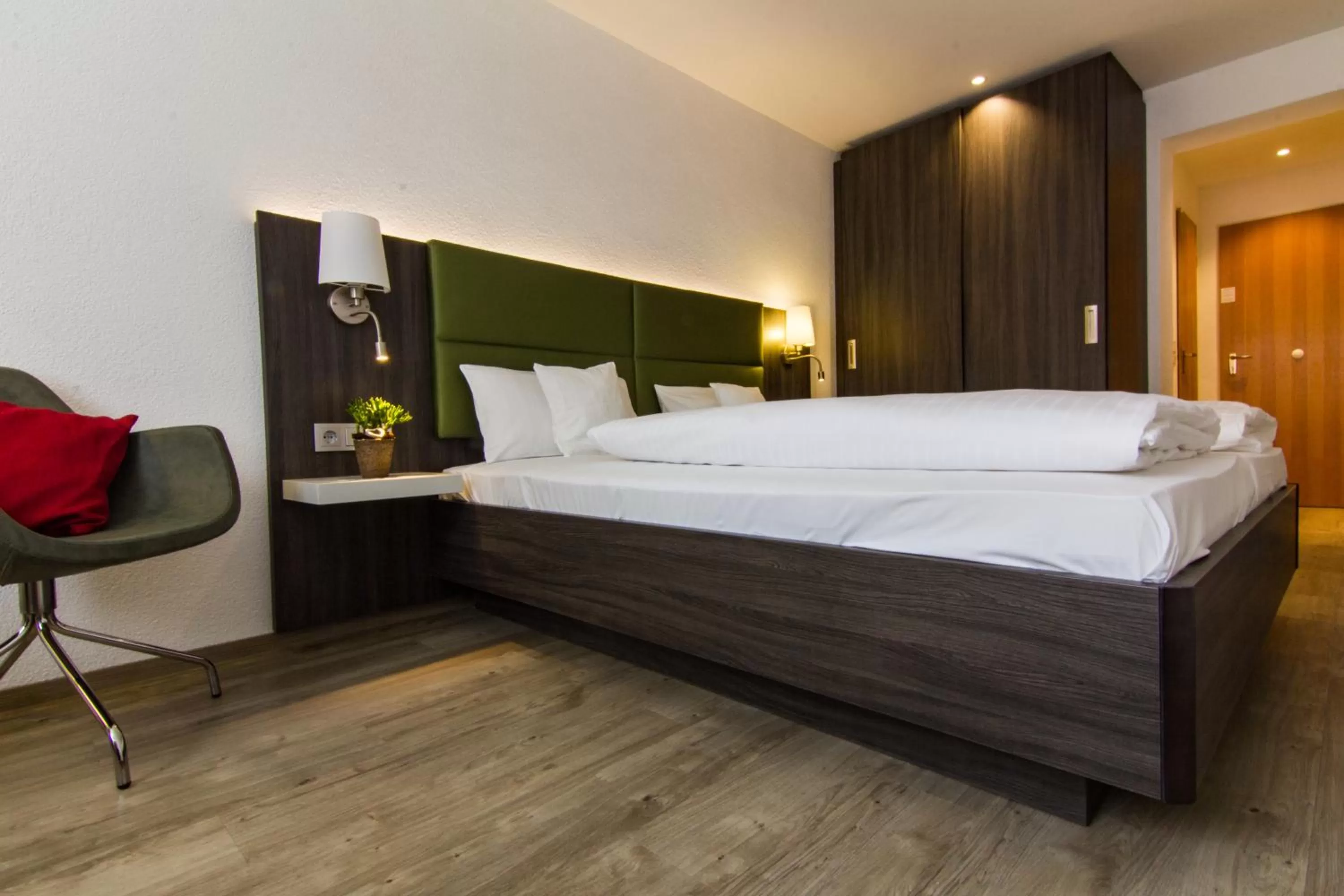 Photo of the whole room, Bed in Insel-Hotel-Lindau