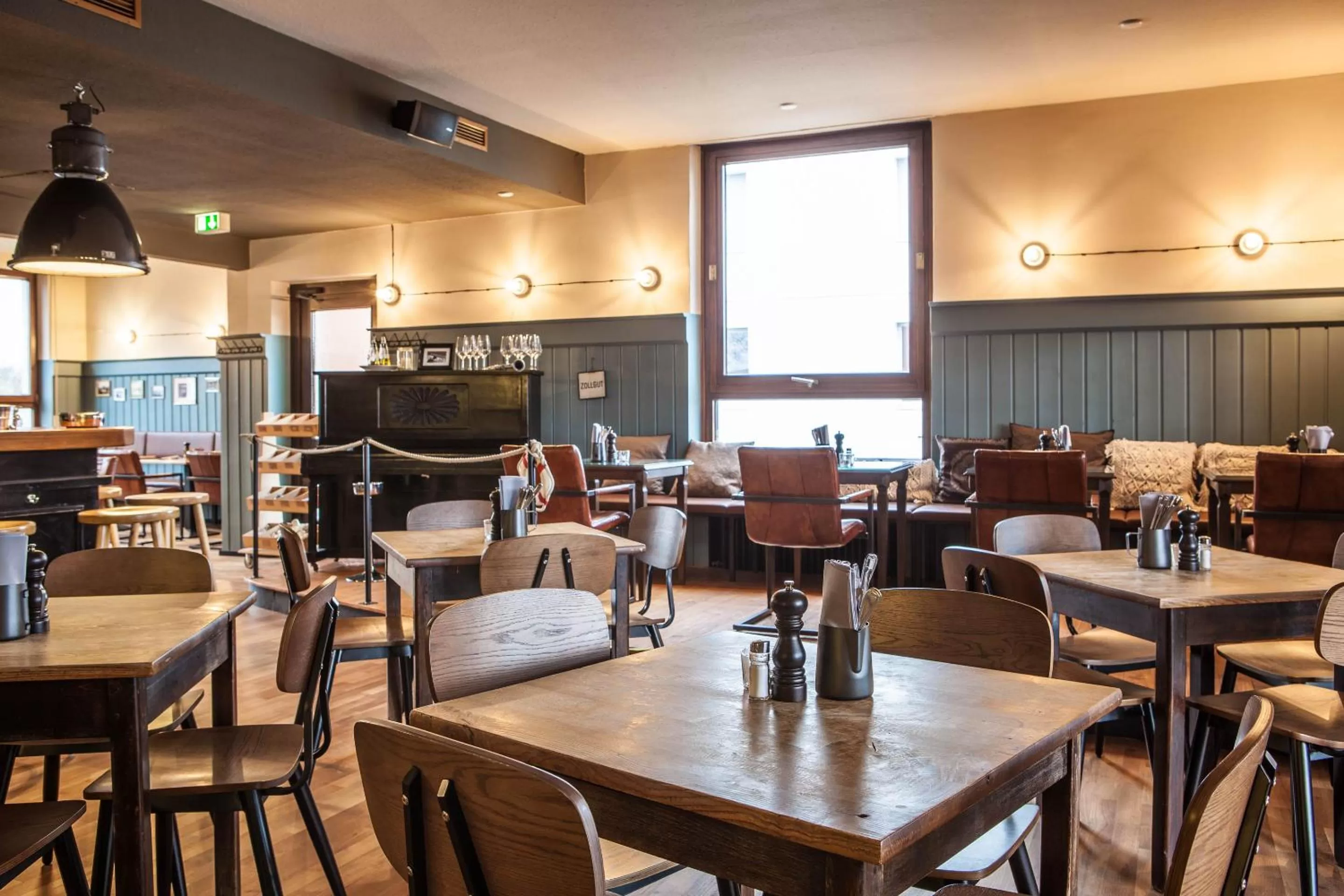 Restaurant/places to eat in Hafen 17 Hotel Küche Bar