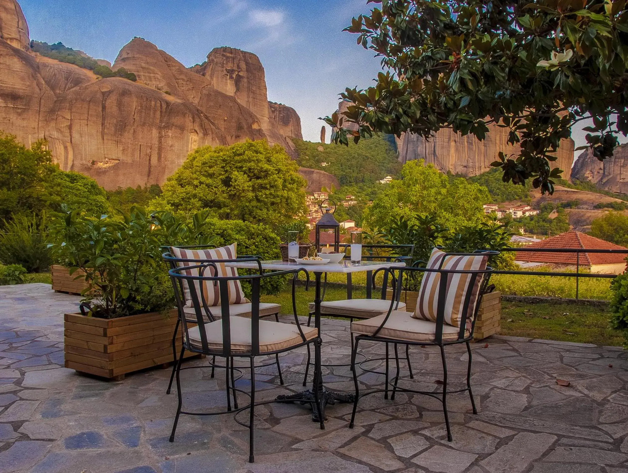 Patio in Hotel Doupiani House