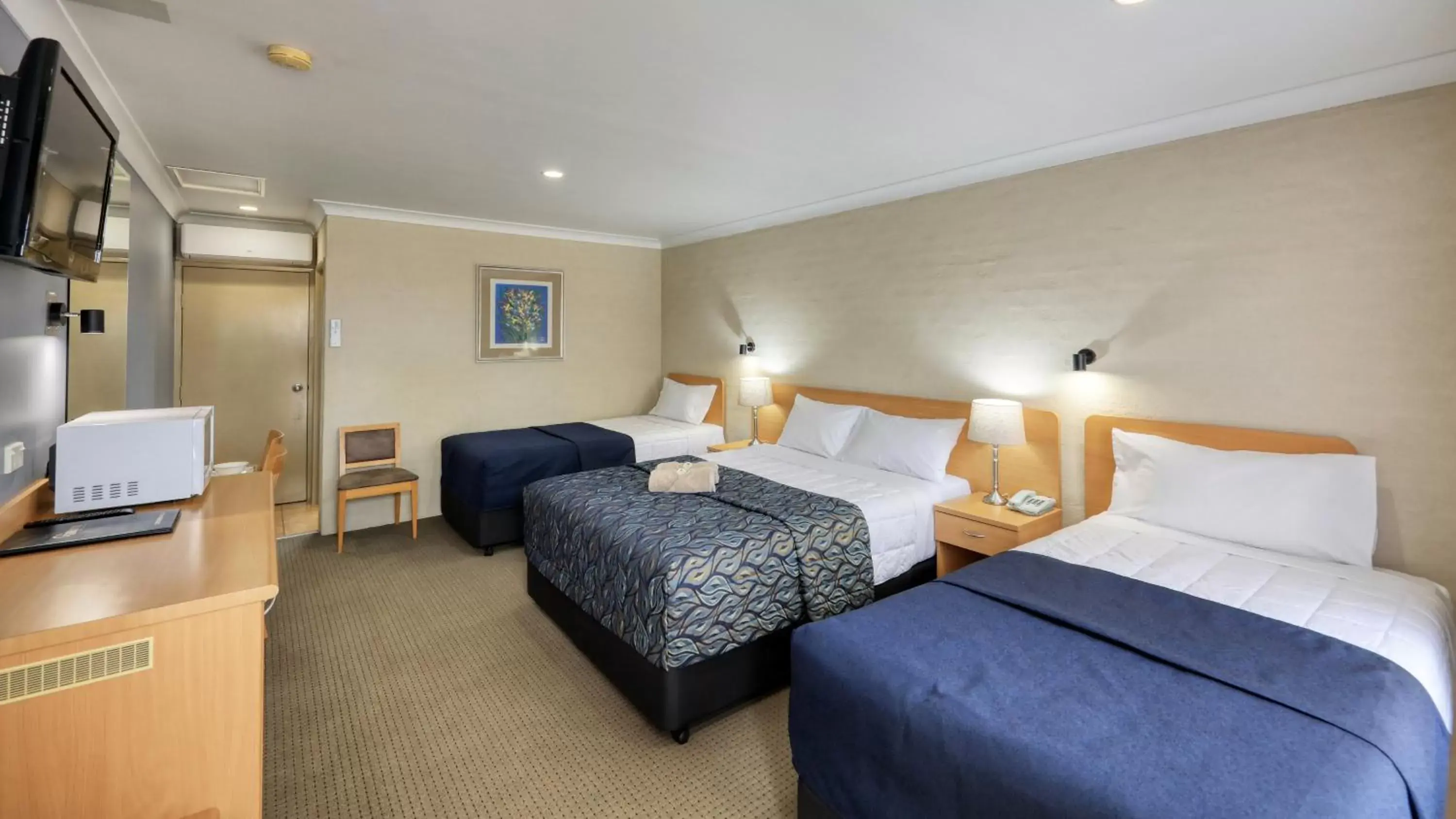 Family Room - single occupancy in Edward Parry Motel and Apartments Family Room - single occupancy in Edward Parry Motel and Apartments