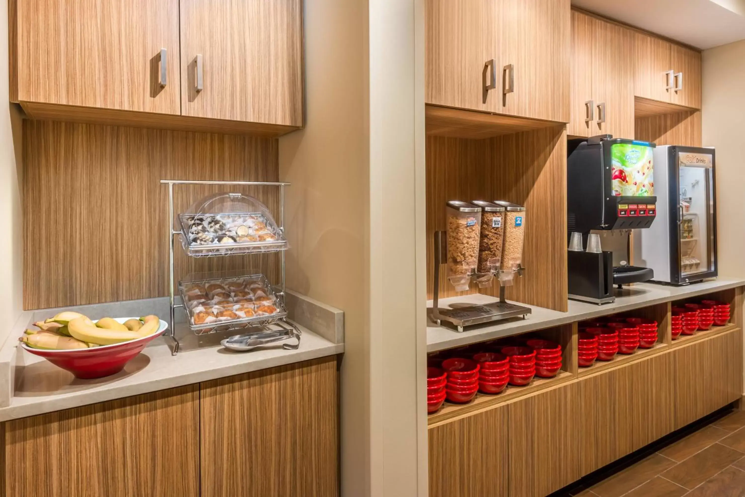 Breakfast in TownePlace Suites by Marriott Latham Albany Airport
