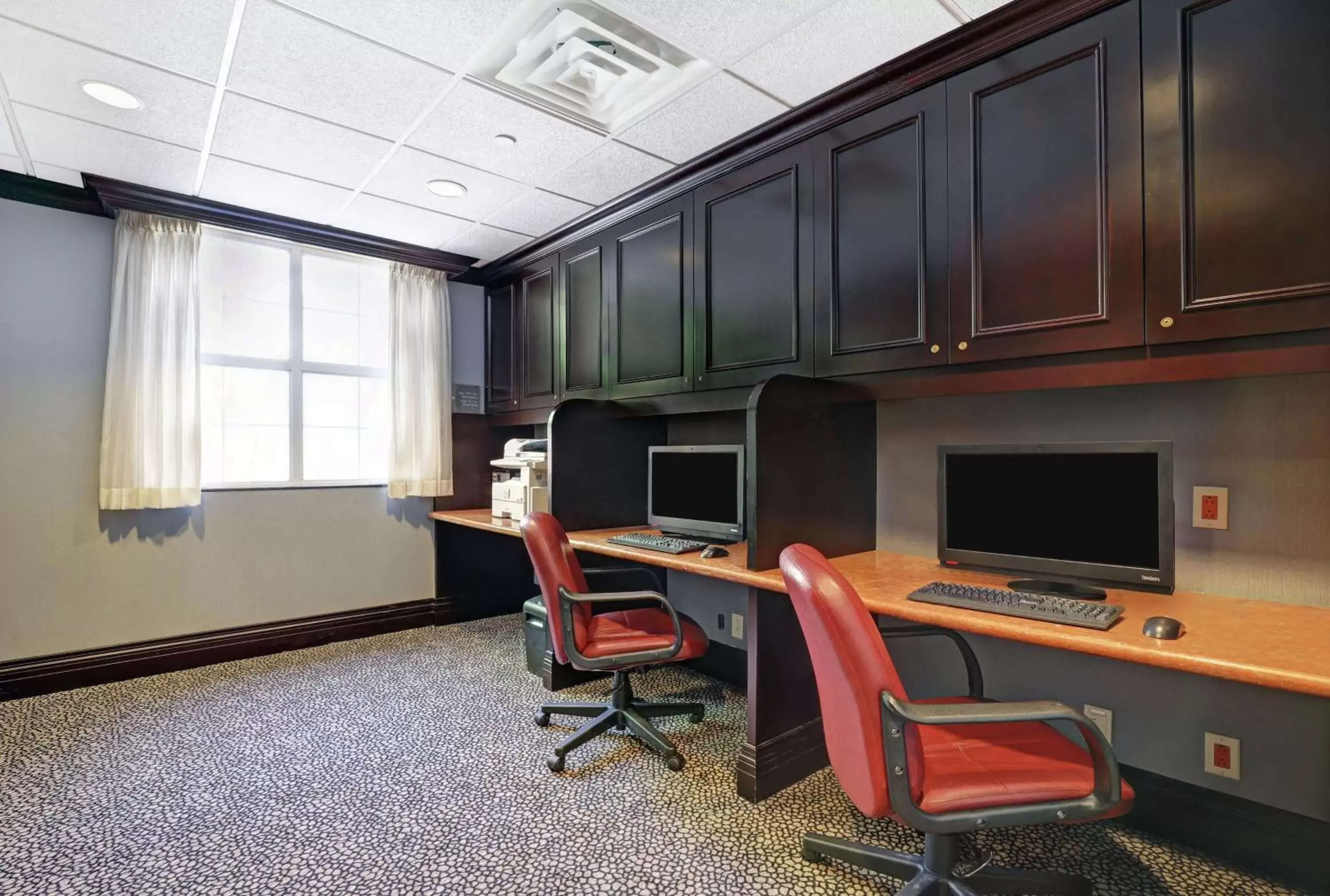 Business facilities, Business Area/Conference Room in Homewood Suites by Hilton Cambridge-Waterloo, Ontario