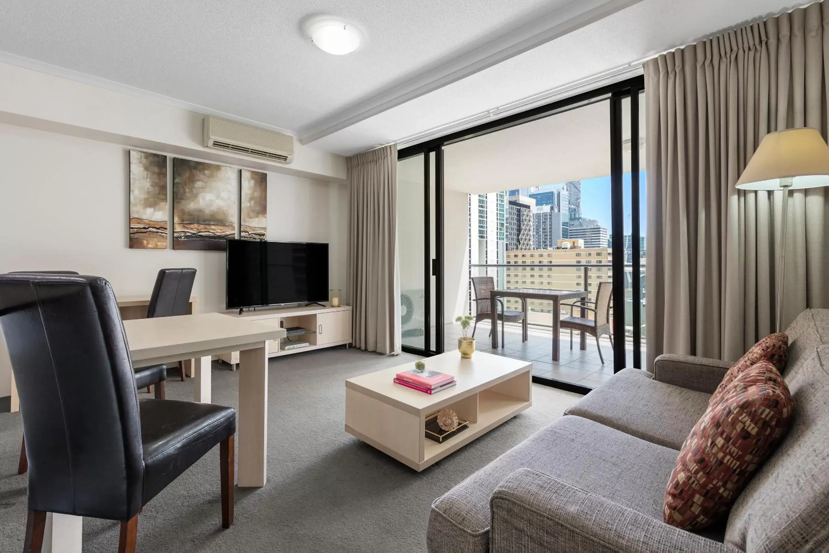 One-Bedroom Apartment in iStay River City Brisbane
