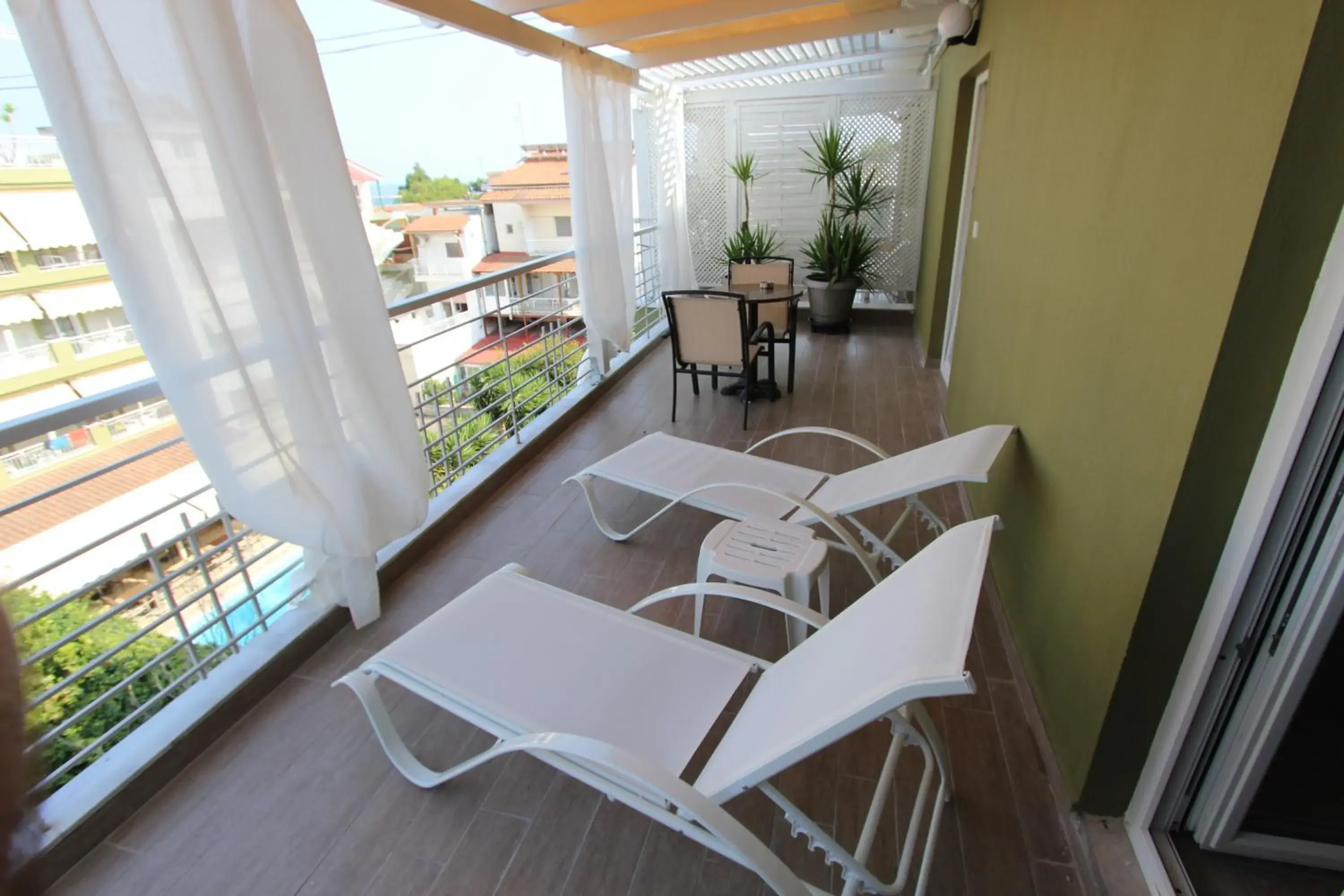 Balcony/Terrace, Seating Area in Hotel Mallas