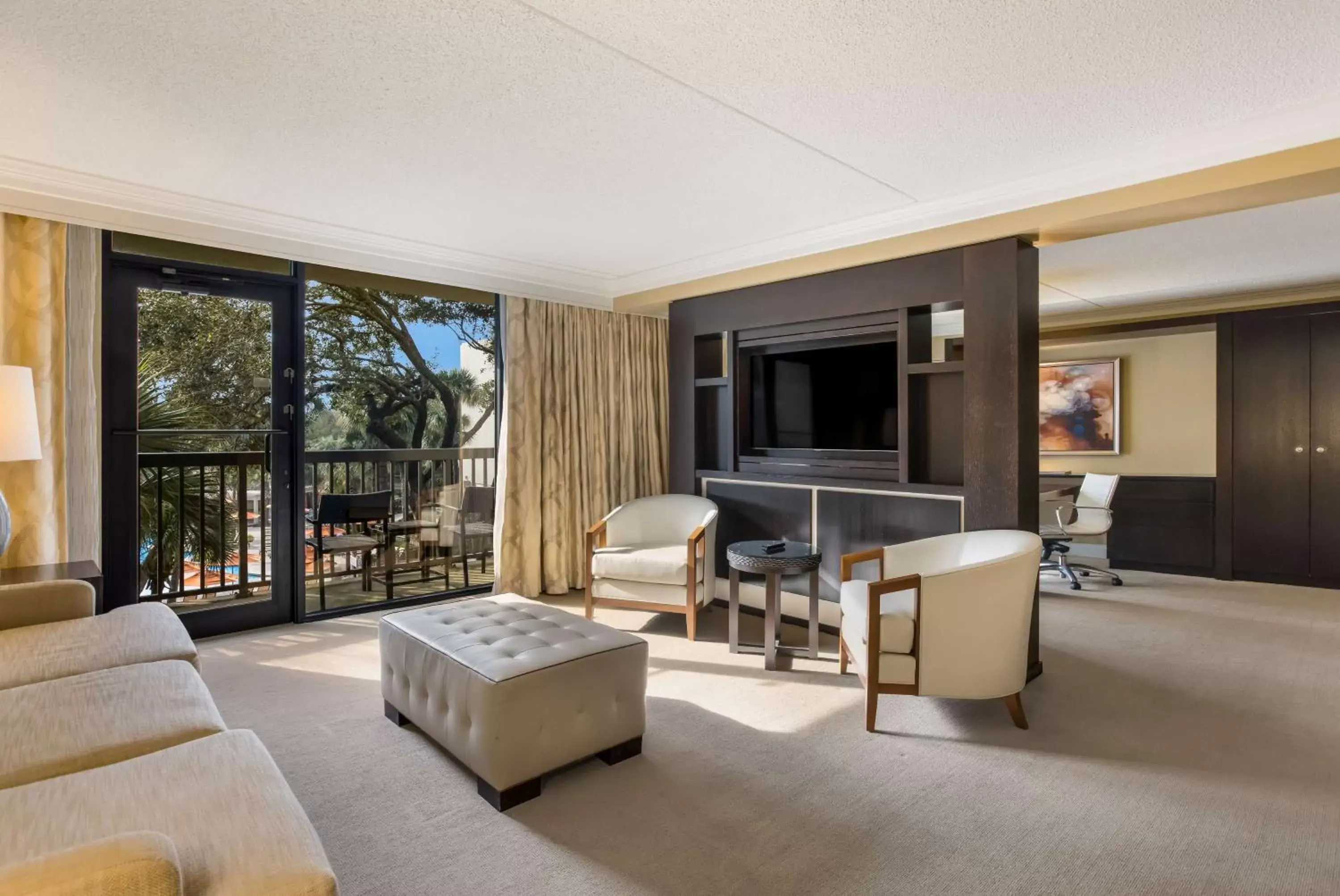 Bedroom, Seating Area in Sonesta Resort Hilton Head Island