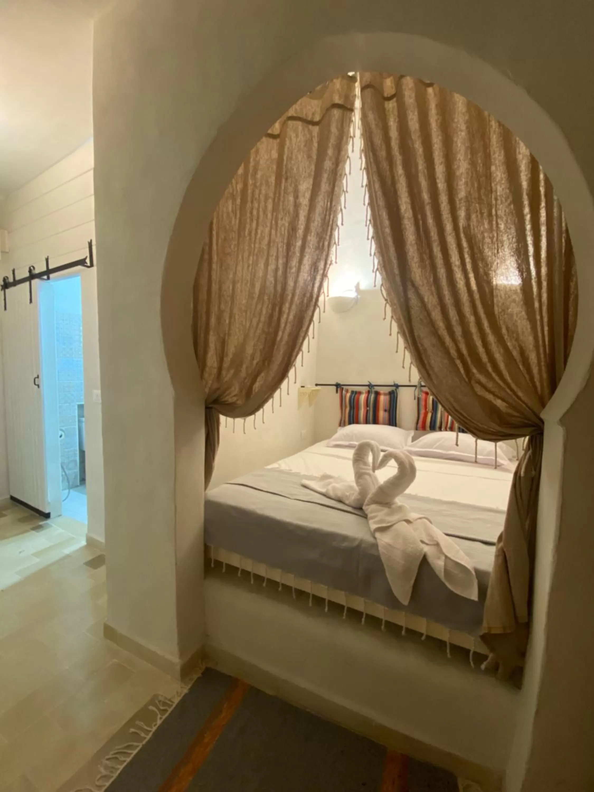 Bed in Djerba Authentique