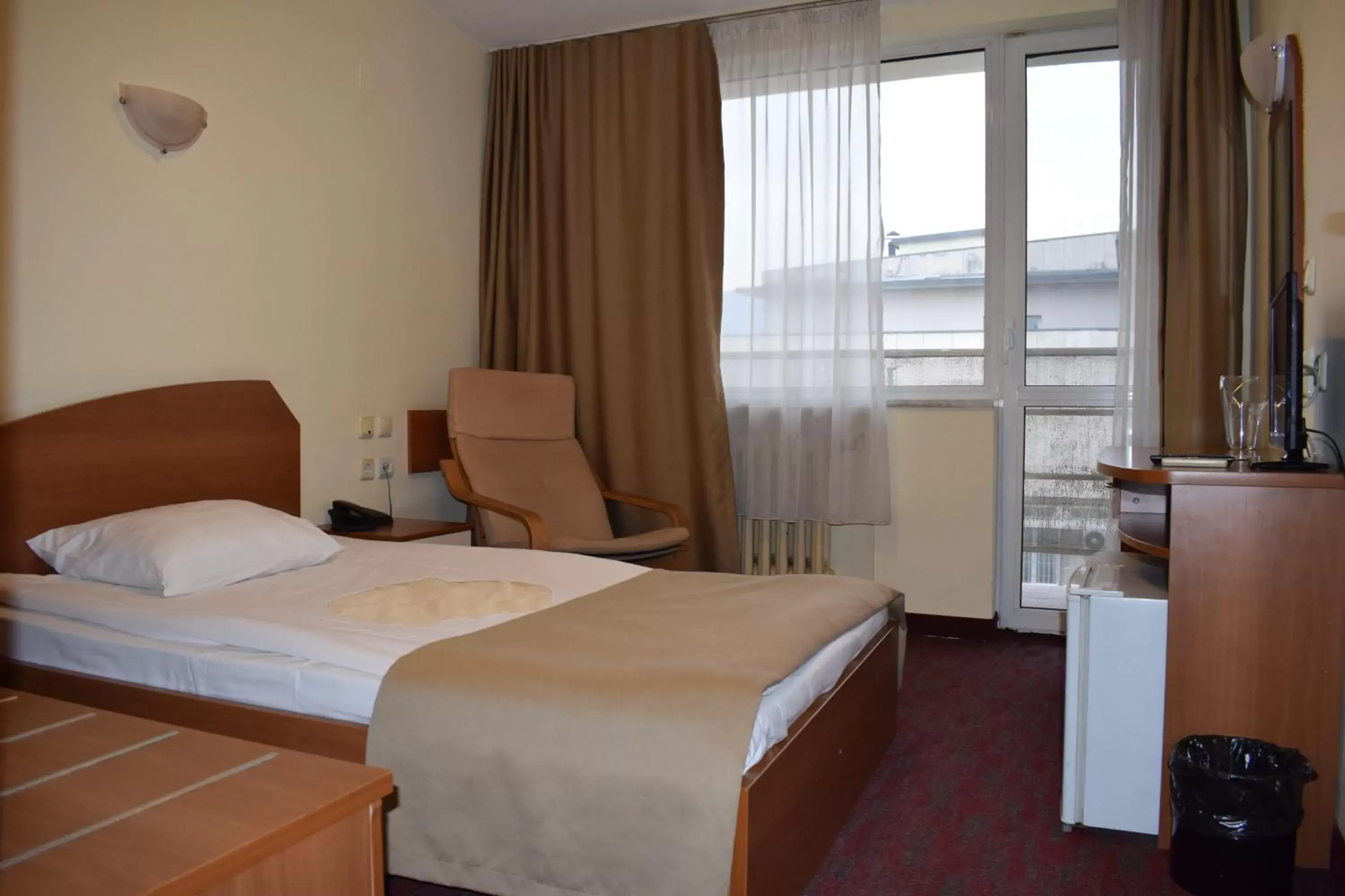Photo of the whole room, Bed in Slavyanska Beseda Hotel