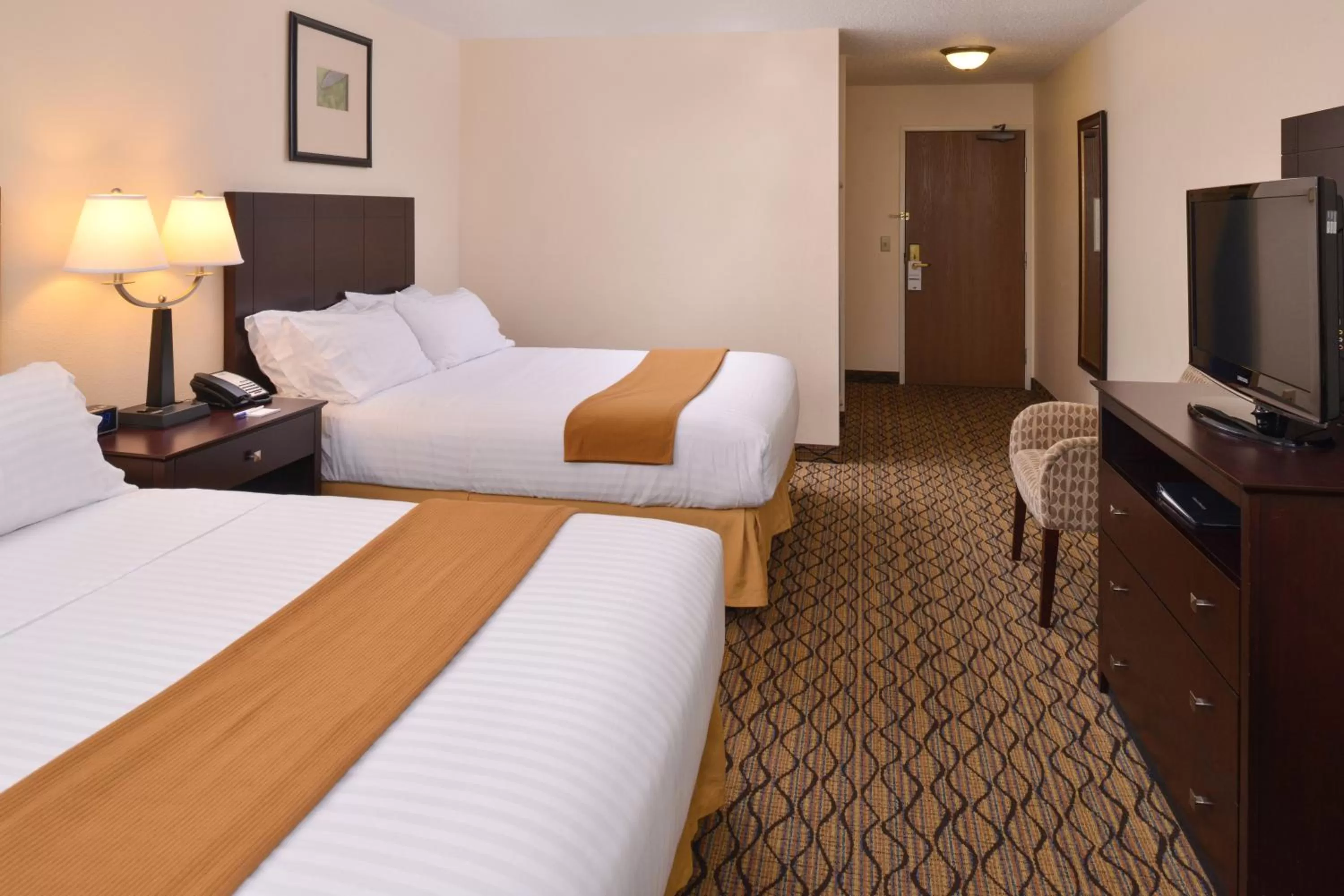 Photo of the whole room, Bed in Holiday Inn Express St Croix Valley by IHG
