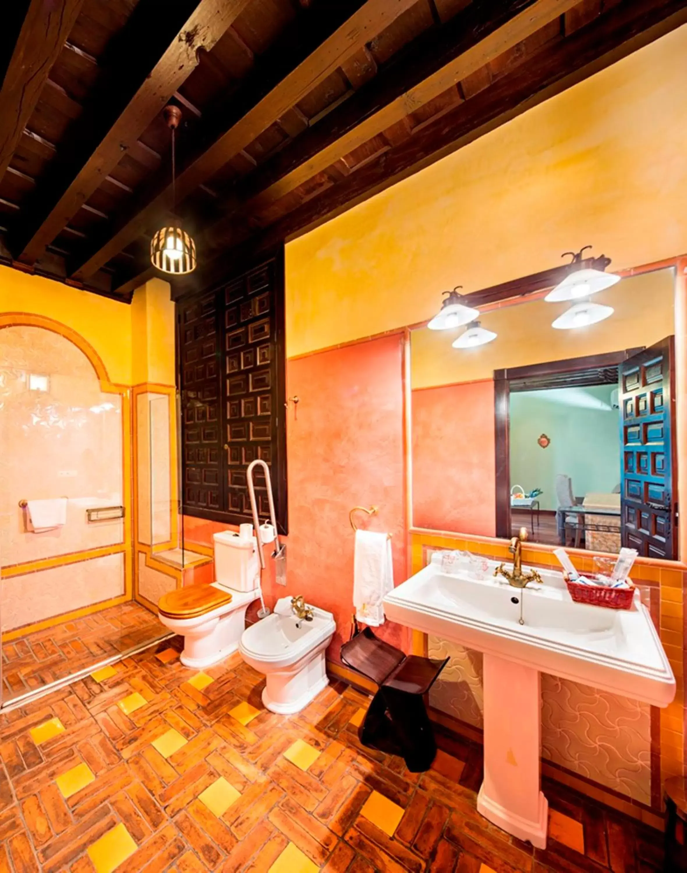 Bathroom in Palacio de Mariana Pineda