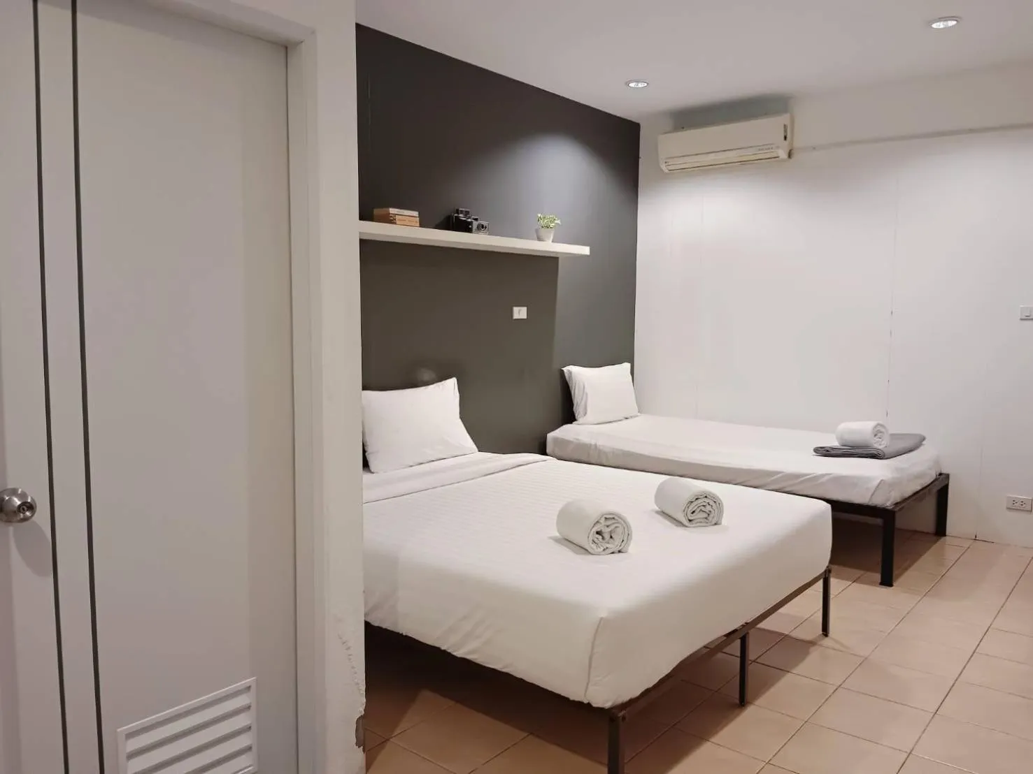 Bed in Chino Town Gallery Alley - SHA Plus