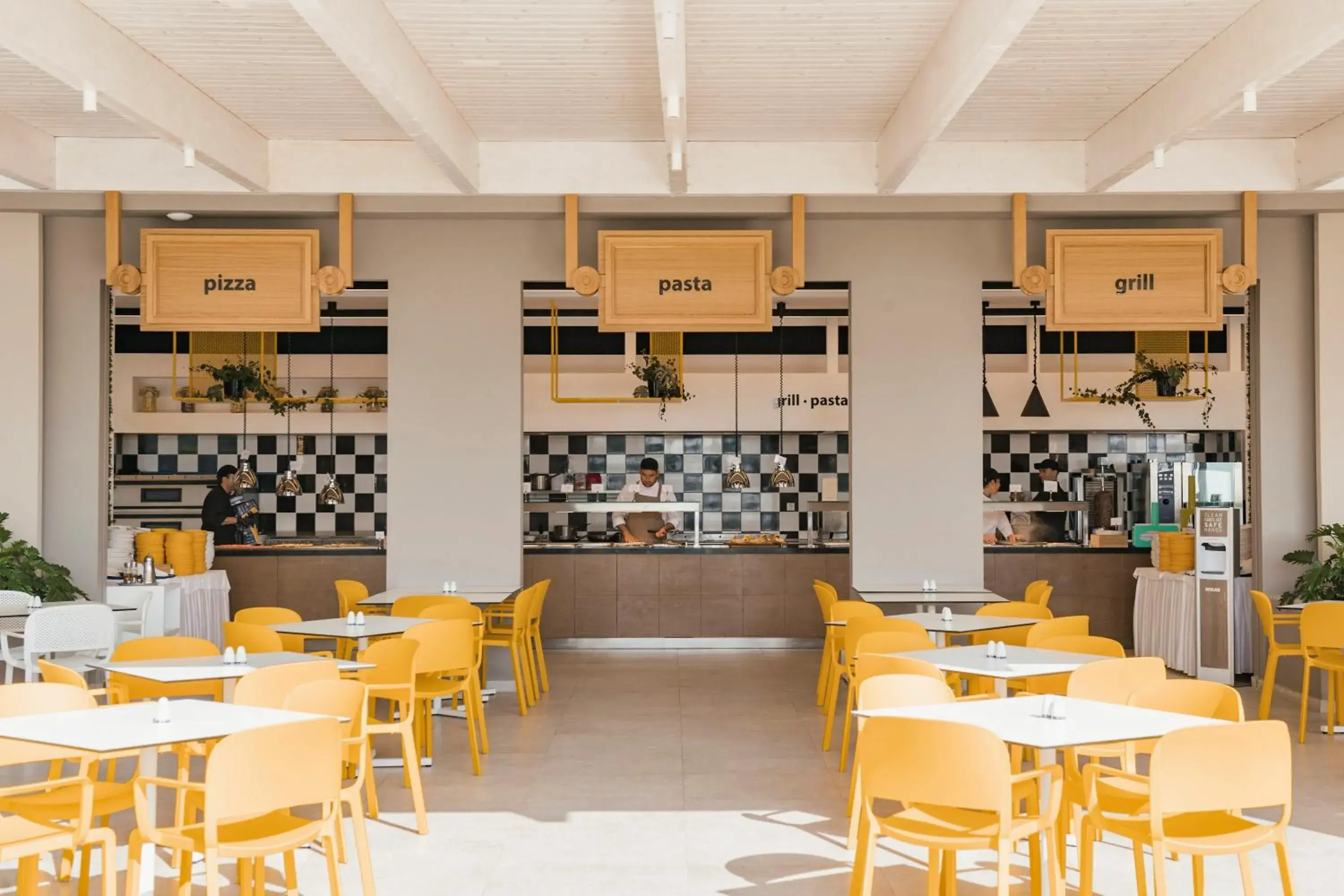 Patio, Restaurant/Places to Eat in Esperides Beach Resort