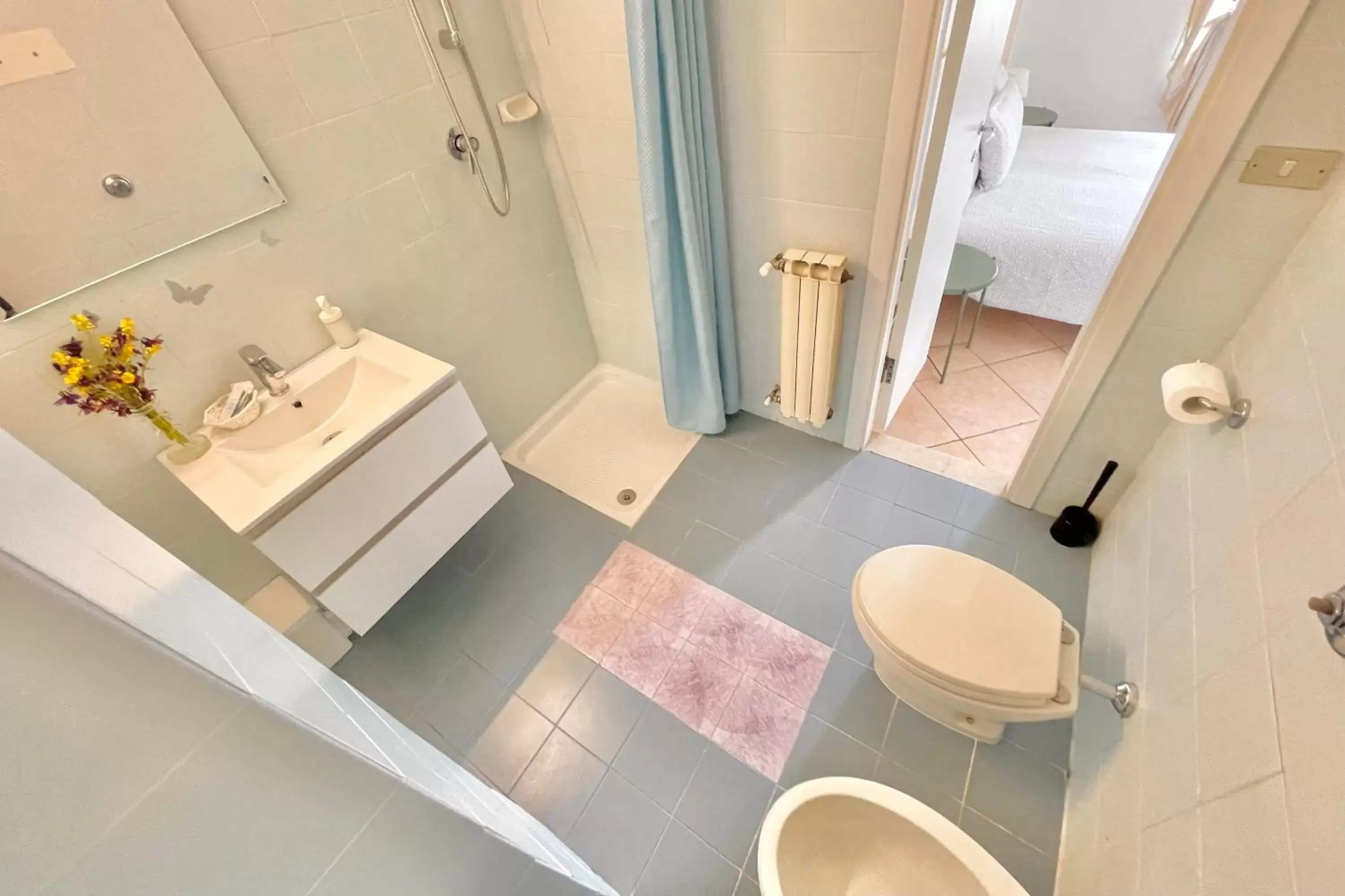Bathroom in Albergo Vittoria