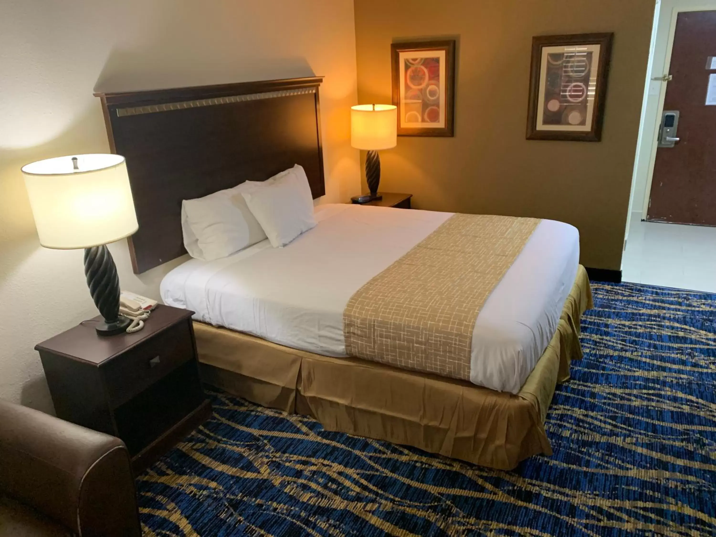 Bed in Travelodge by Wyndham Odessa