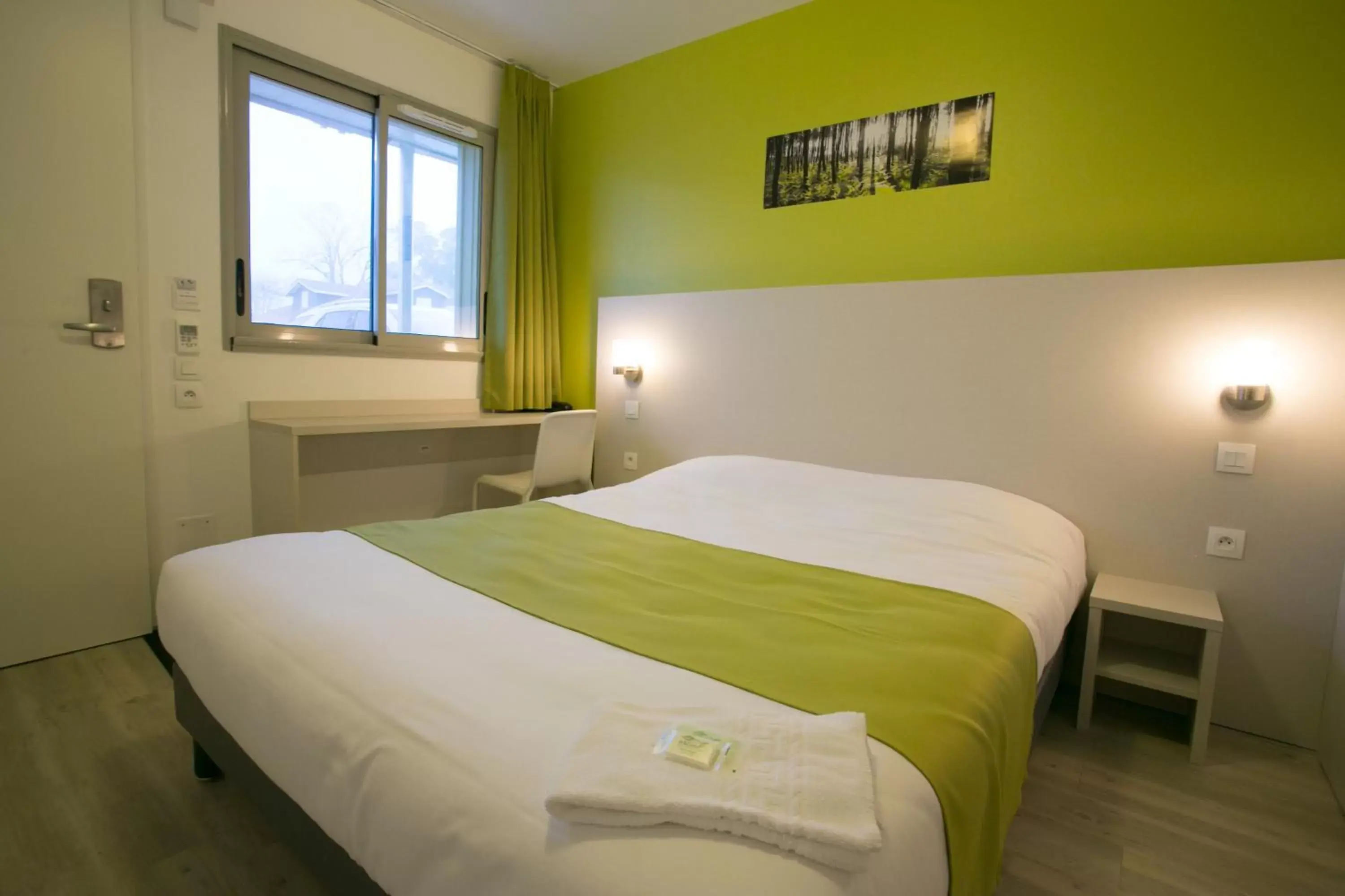 Photo of the whole room, Bed in Motel des Landes