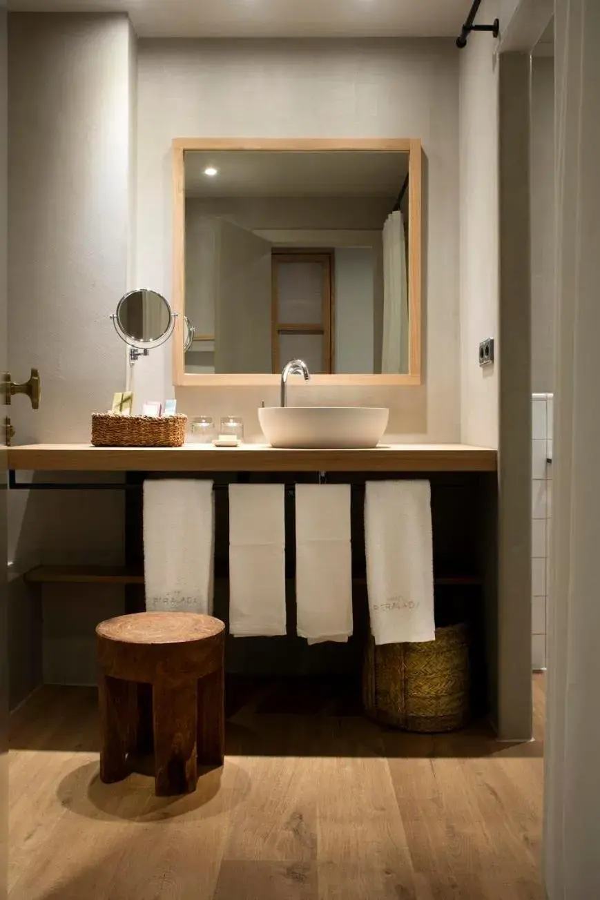 Bathroom in Hotel Peralada Wine Spa & Golf