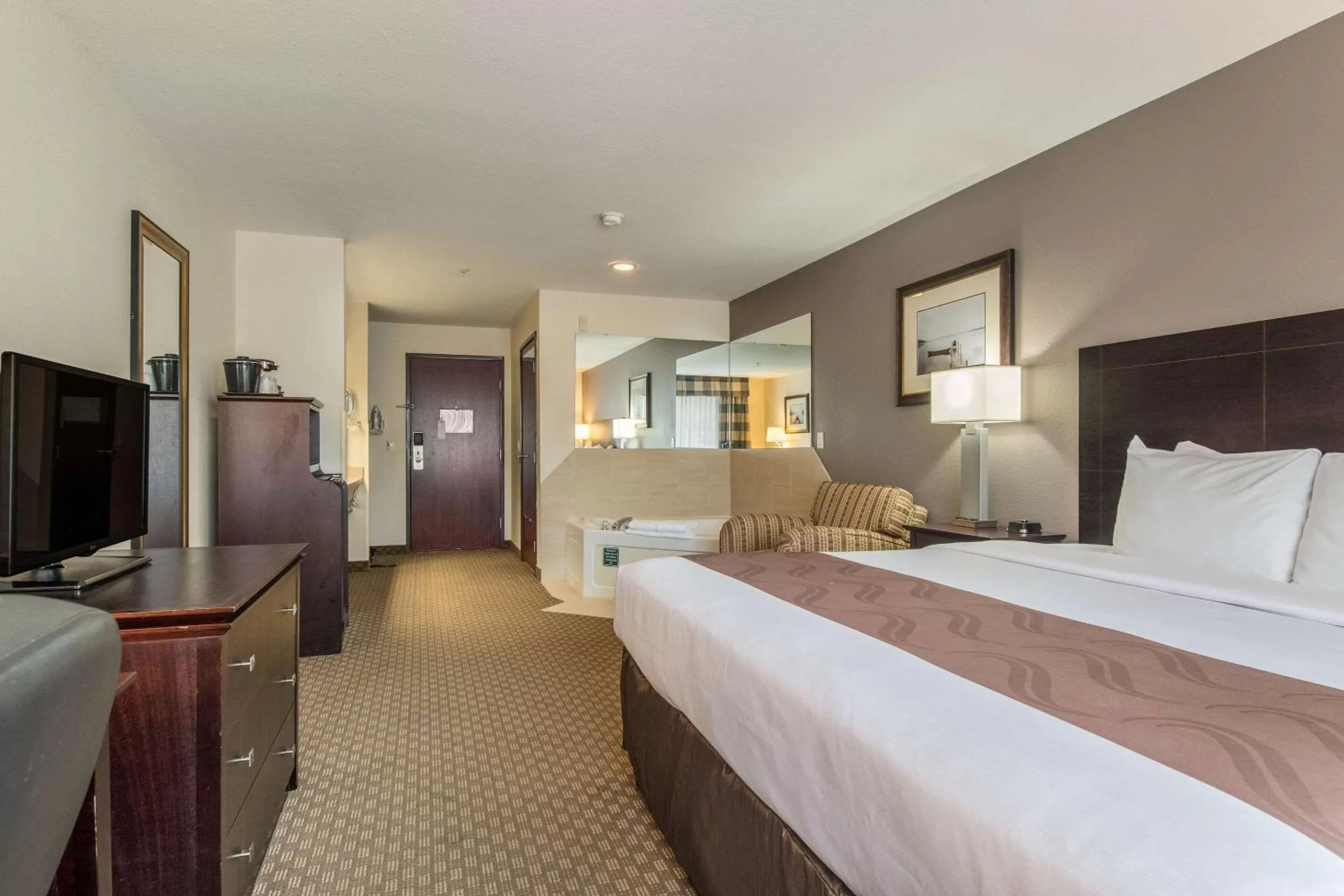 Photo of the whole room in Quality Inn