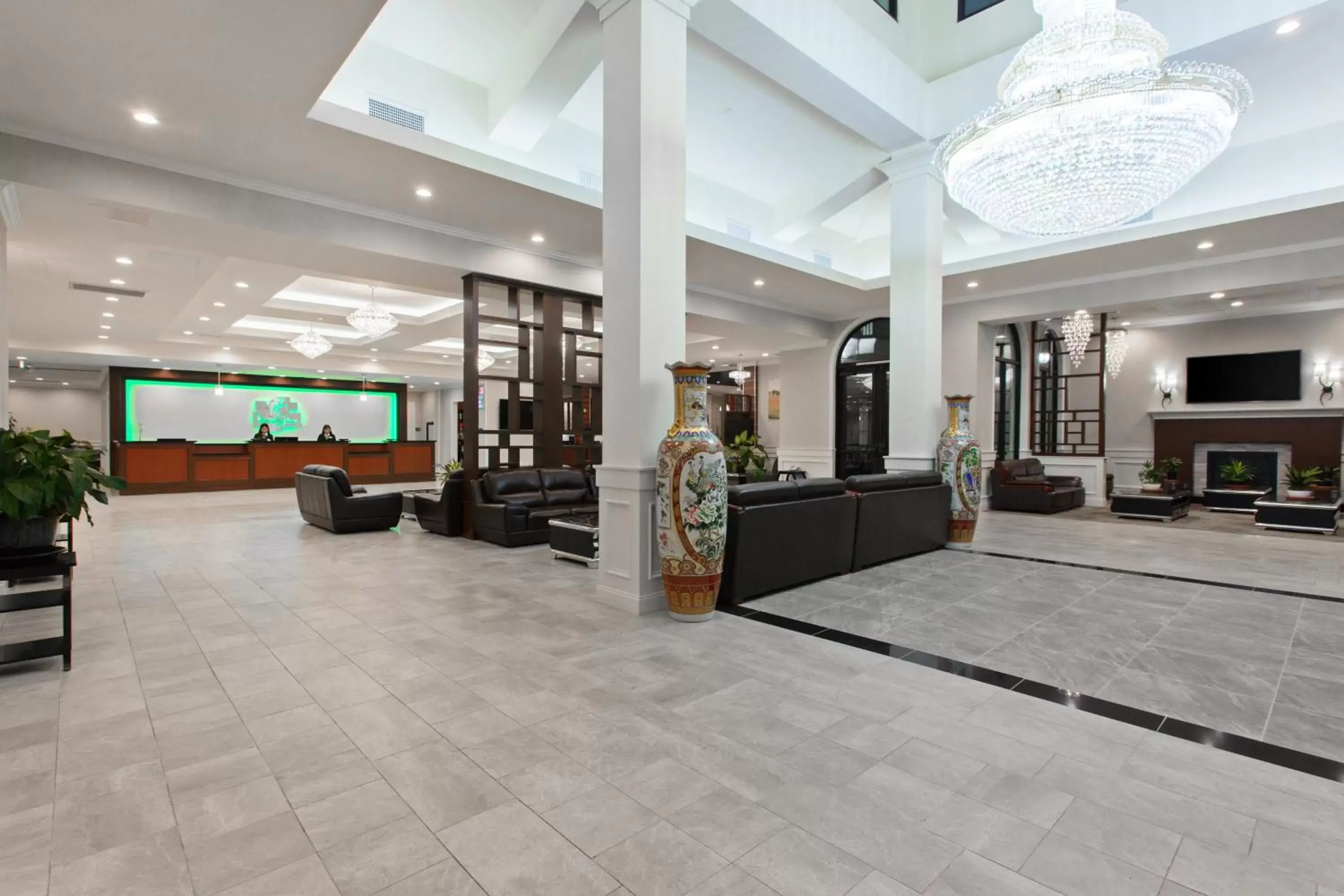 Property building, Lobby/Reception in Holiday Inn El Monte - Los Angeles, an IHG Hotel