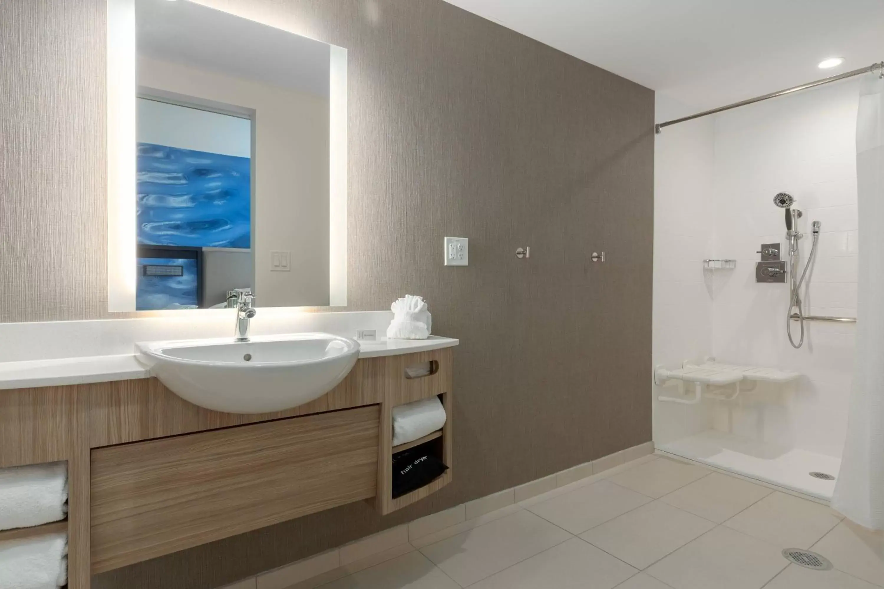 Bathroom in SpringHill Suites by Marriott Bradenton Downtown/Riverfront