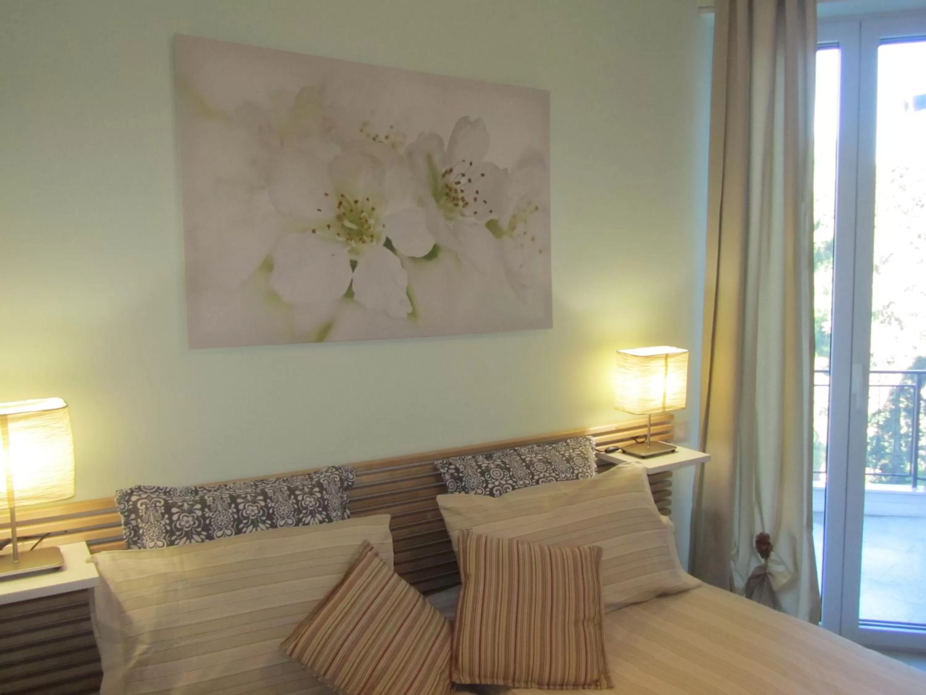 Balcony/Terrace, Bed in B&B Il Giardino In Città - Parcheggio Privato Gratuito