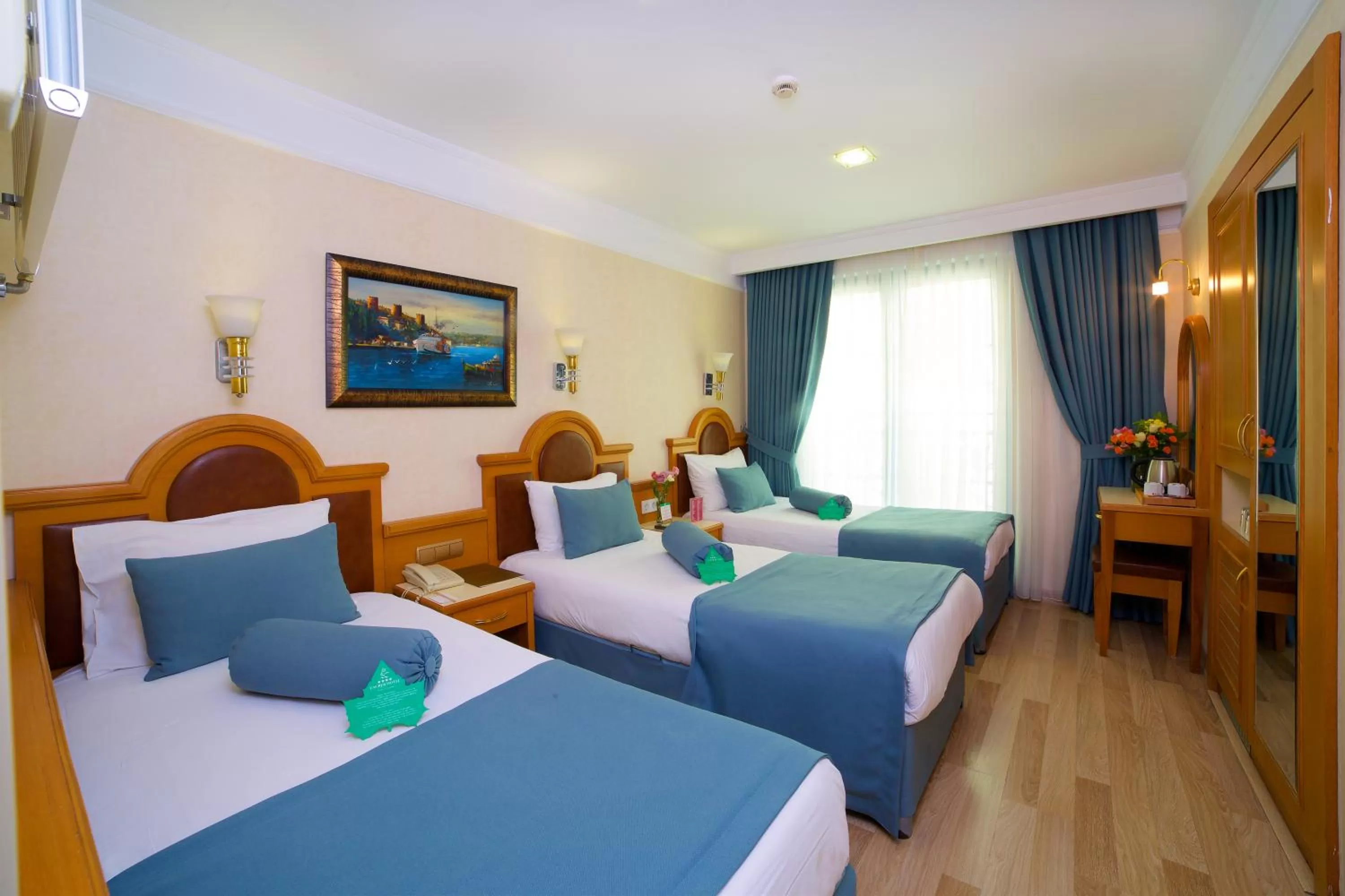 Photo of the whole room, Bed in Zagreb Hotel