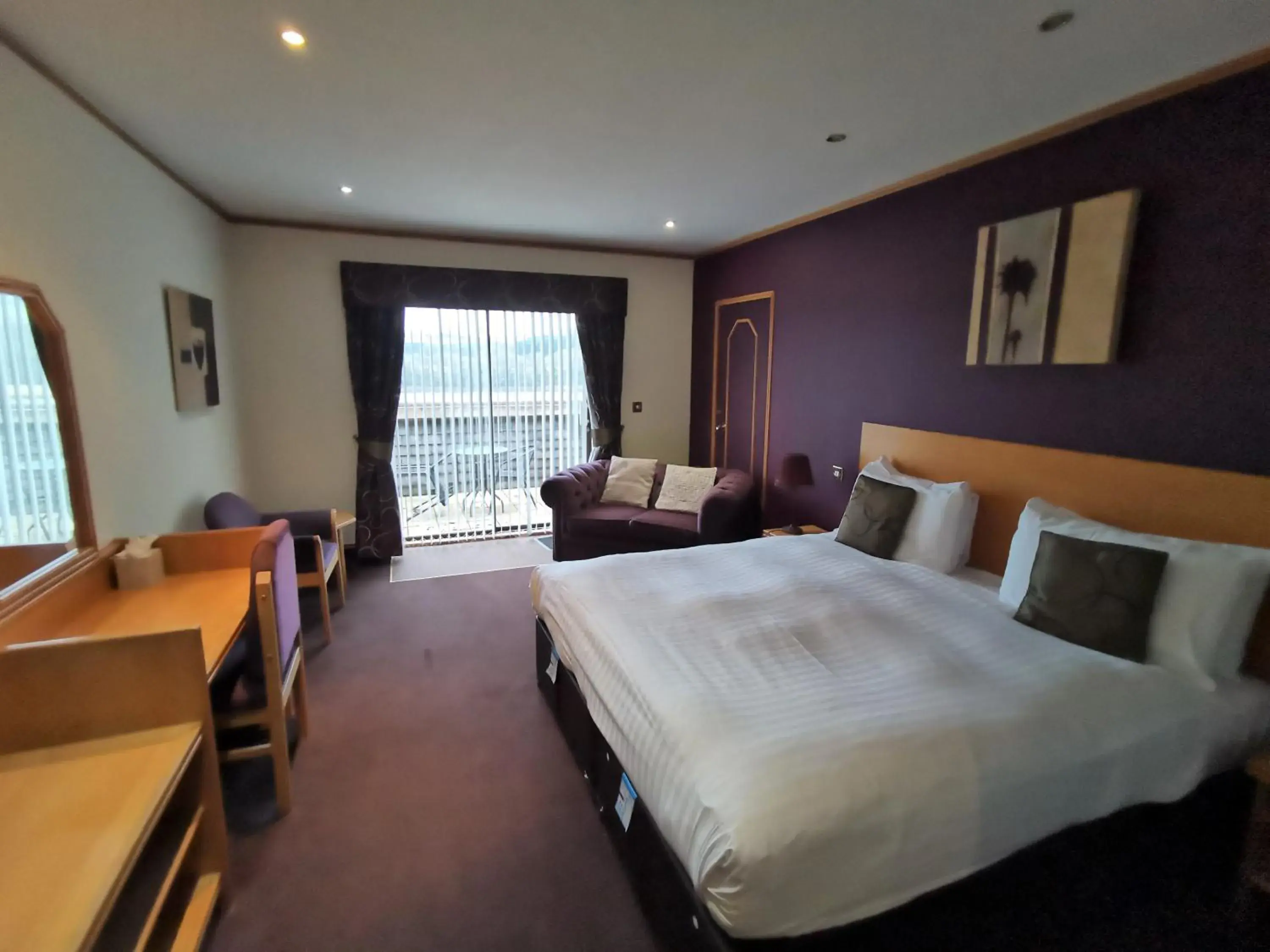 Deluxe Double Room with Balcony and River View in Passage House Hotel