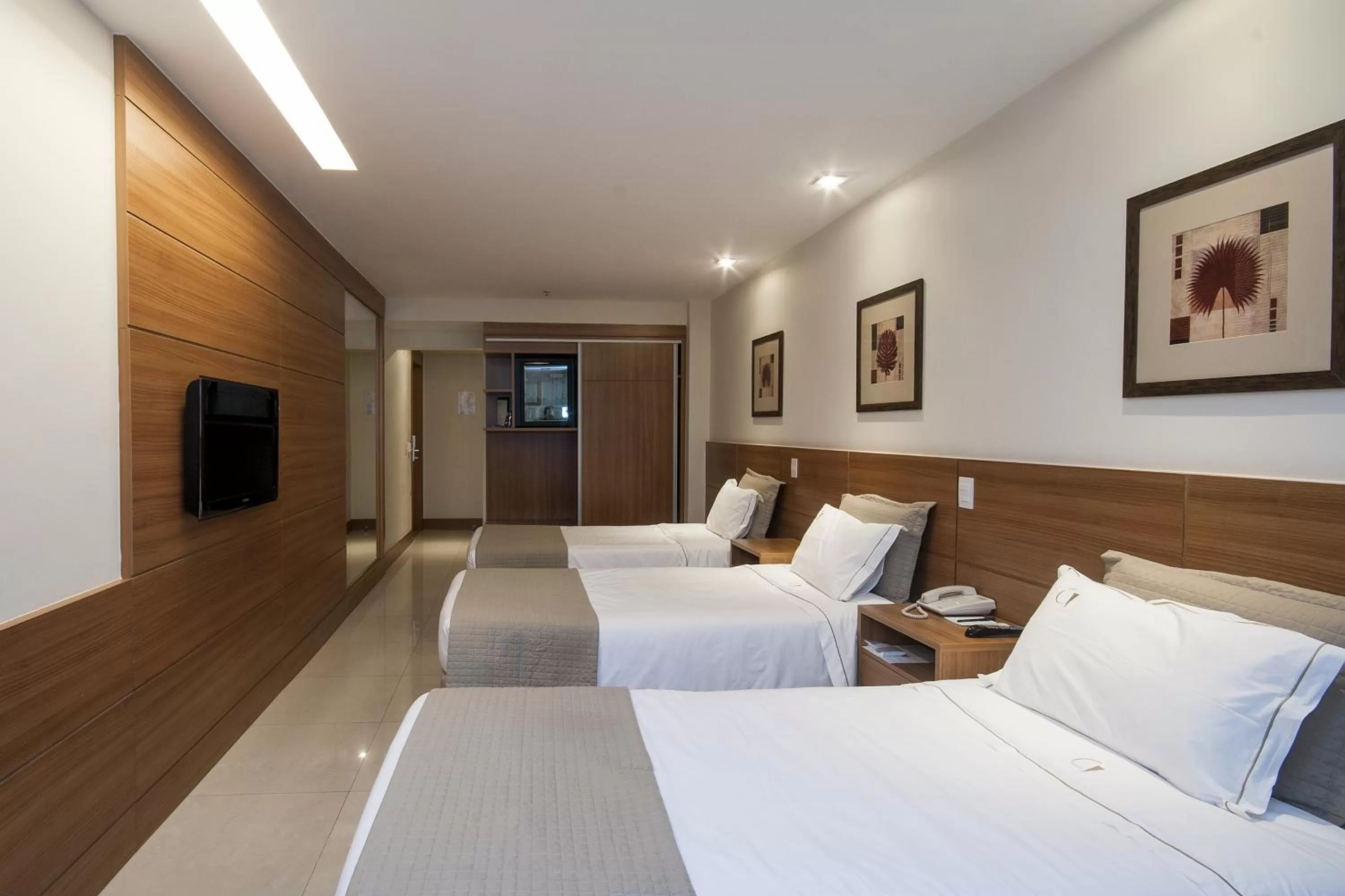 Property building, Bed in Américas Granada Hotel