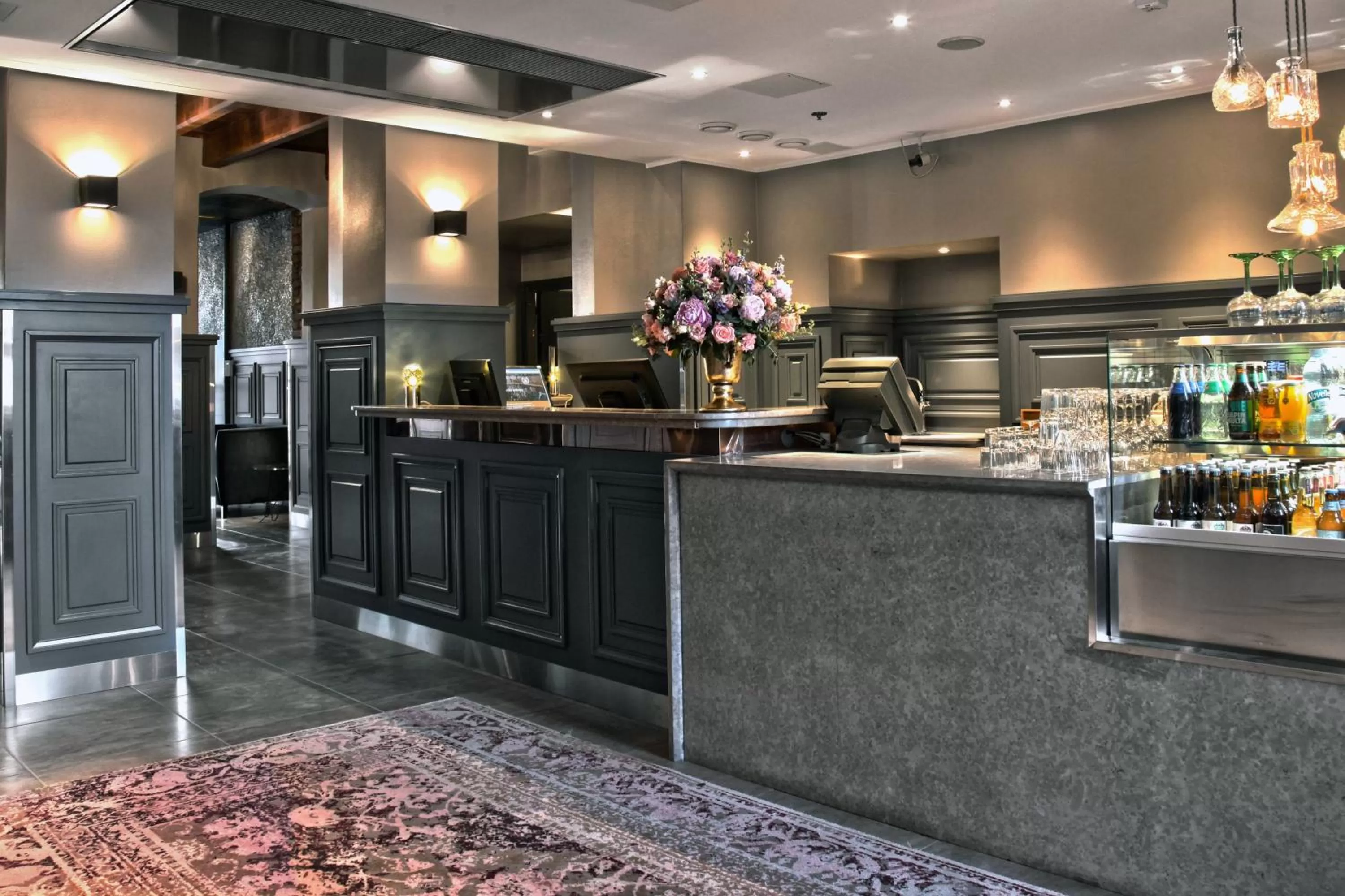 Lobby or reception, Kitchen/Kitchenette in Hotel Katajanokka, Helsinki, a Tribute Portfolio Hotel