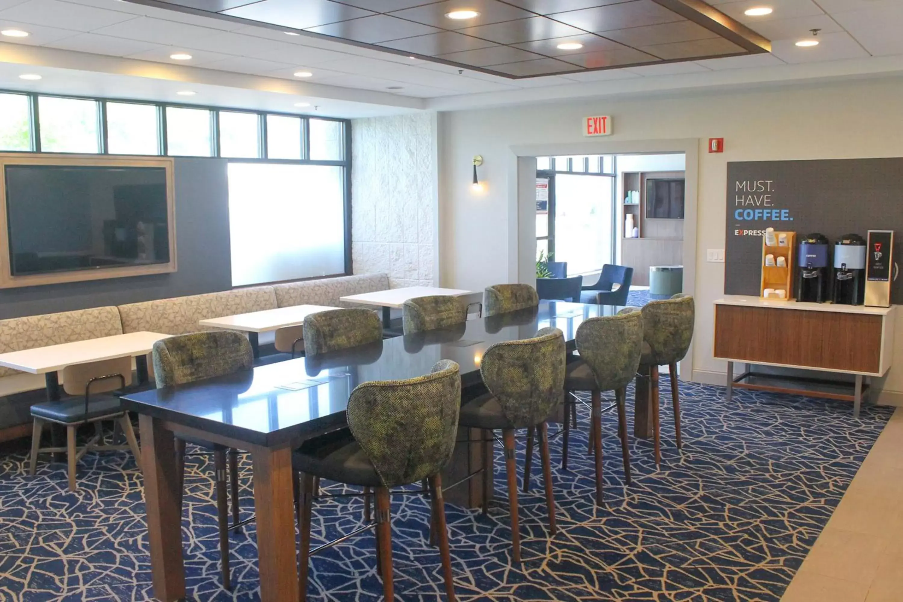 Restaurant/Places to Eat in Holiday Inn Express & Suites Boston - Cambridge, an IHG Hotel