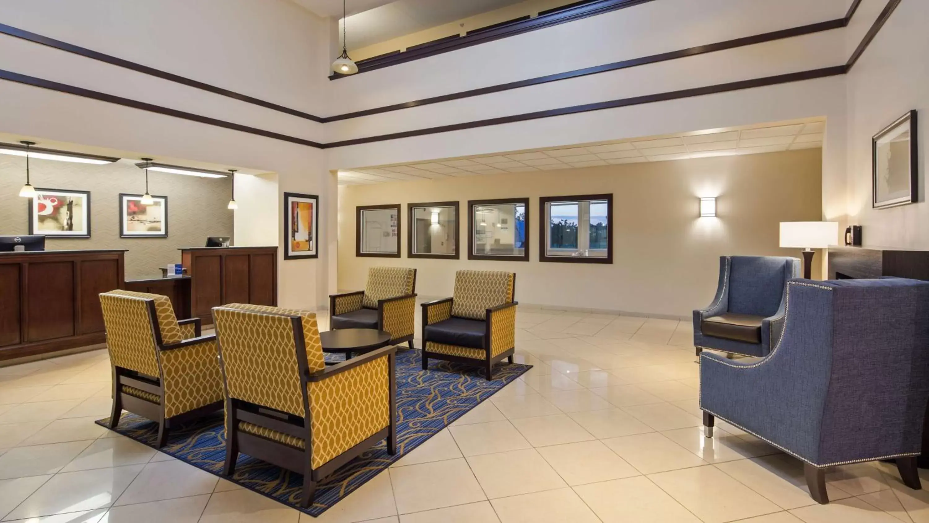 Lobby or reception, Seating Area in Best Western Plus Gas City