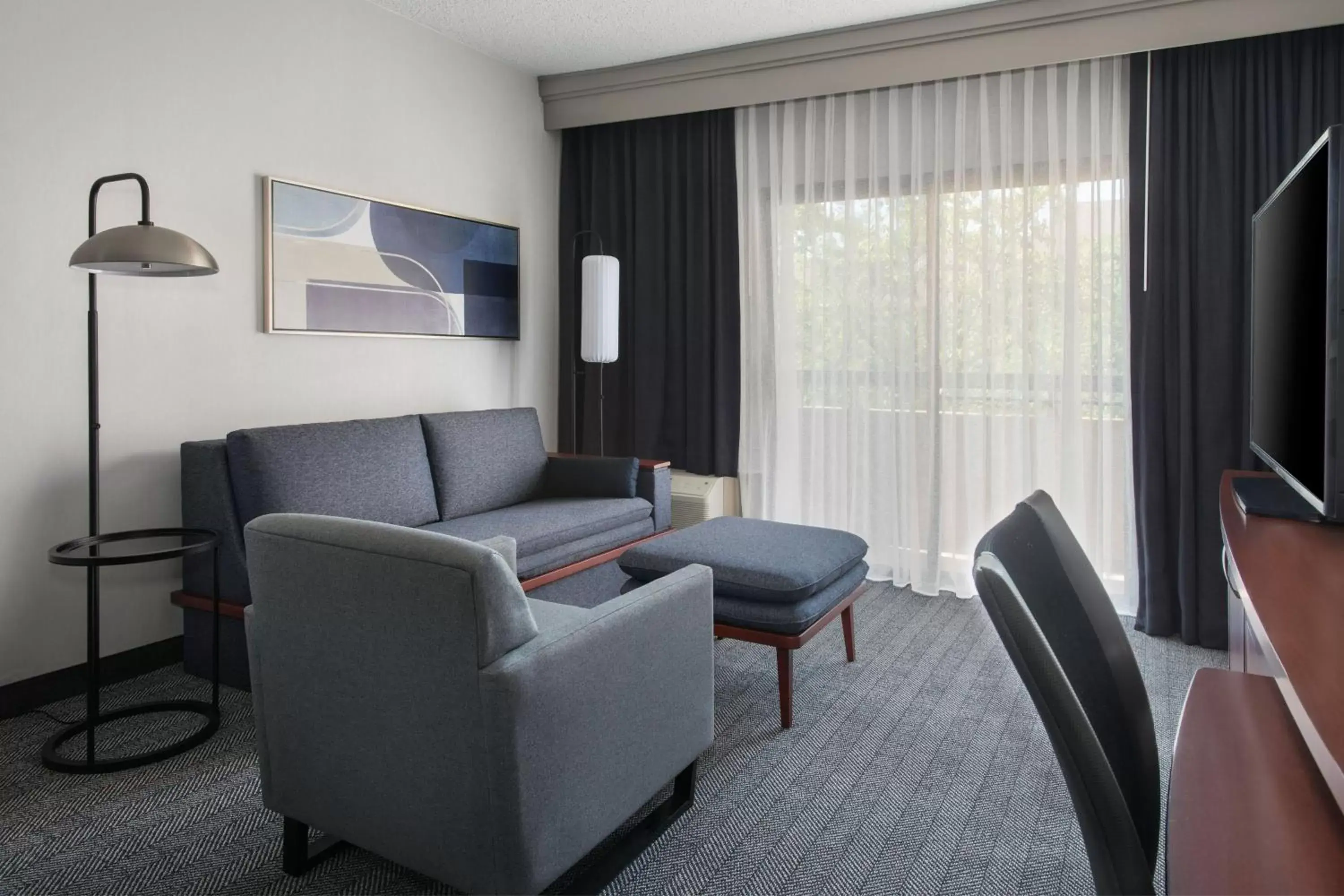 Living room, Seating Area in Courtyard By Marriott Baltimore Hunt Valley