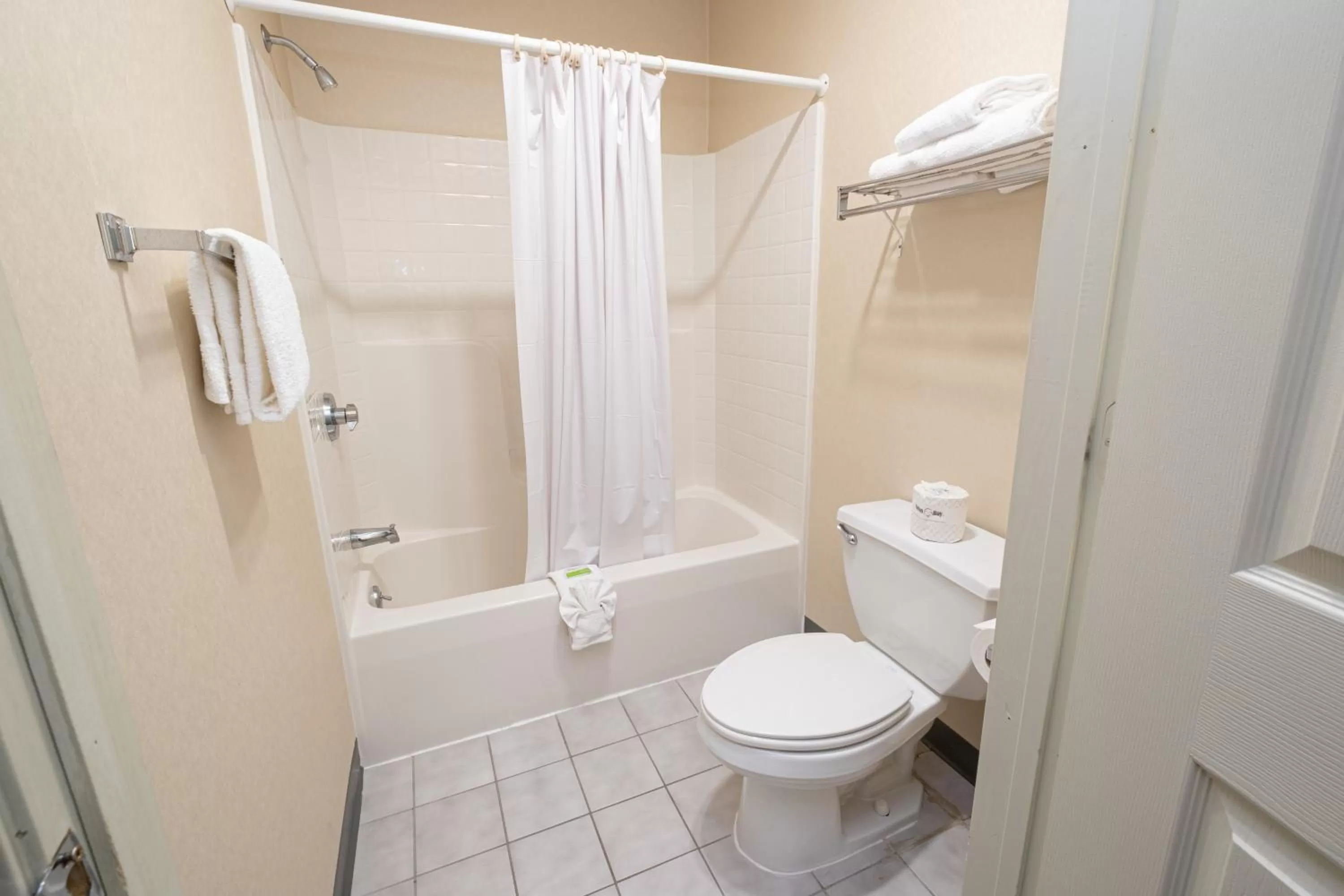 Bathroom in Hilltop Inn & Suites, near Foxwoods Casino